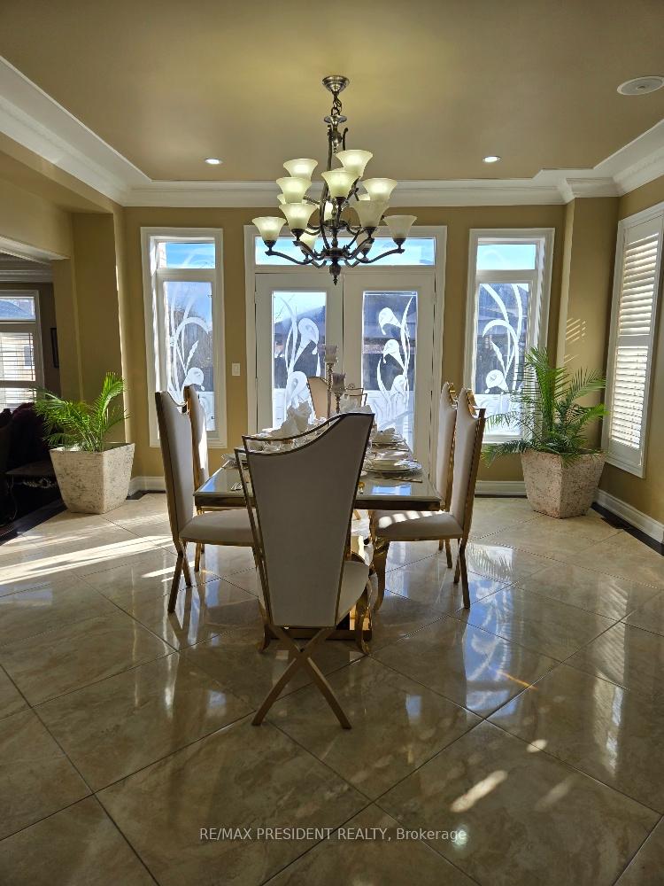 Photo 13 of 2 Vissini Way, Brampton, Brampton East — HOMEH