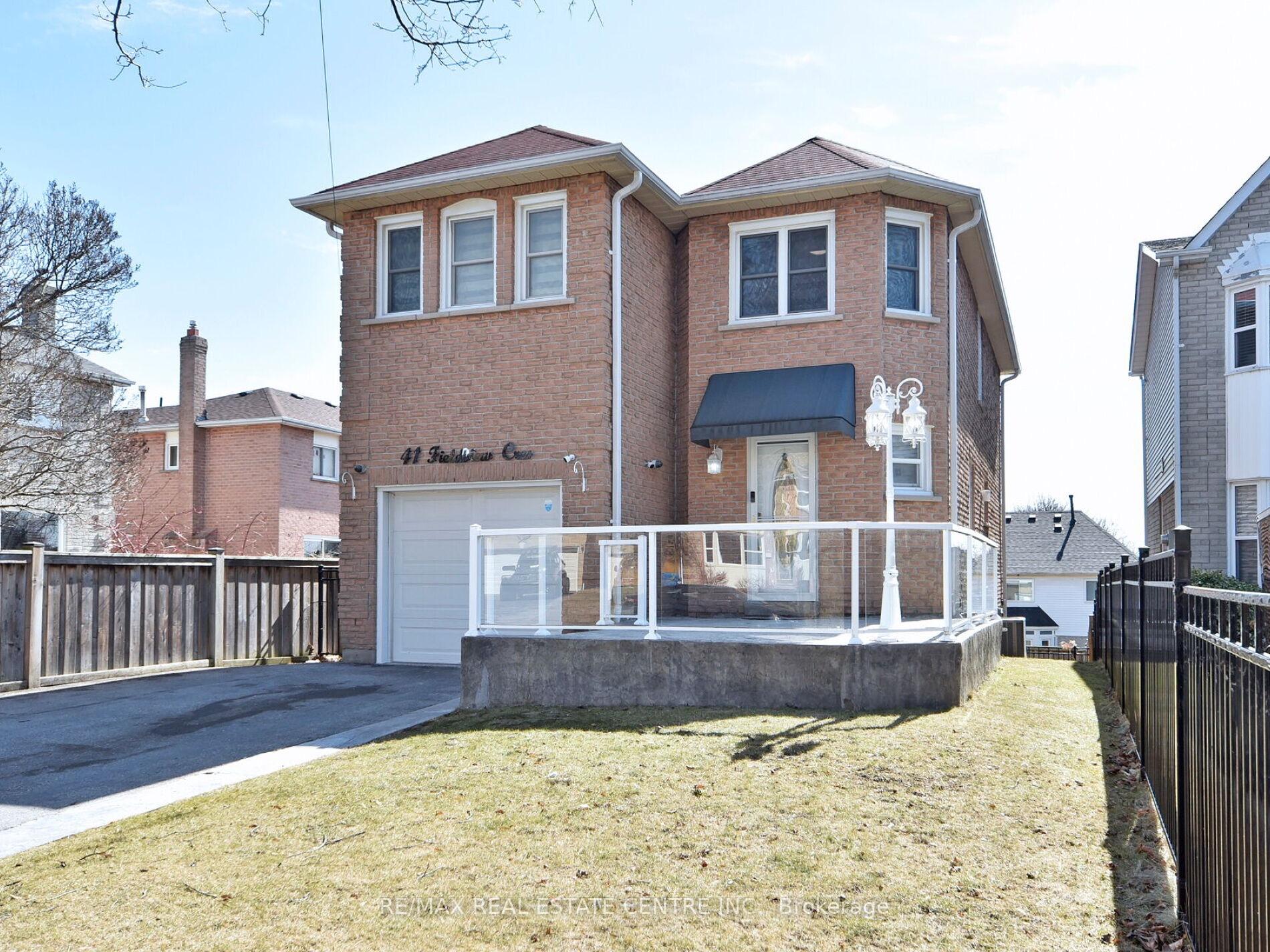 Photo 3 of 41 Fieldview Crescent, Whitby, Blue Grass Meadows — HOMEH