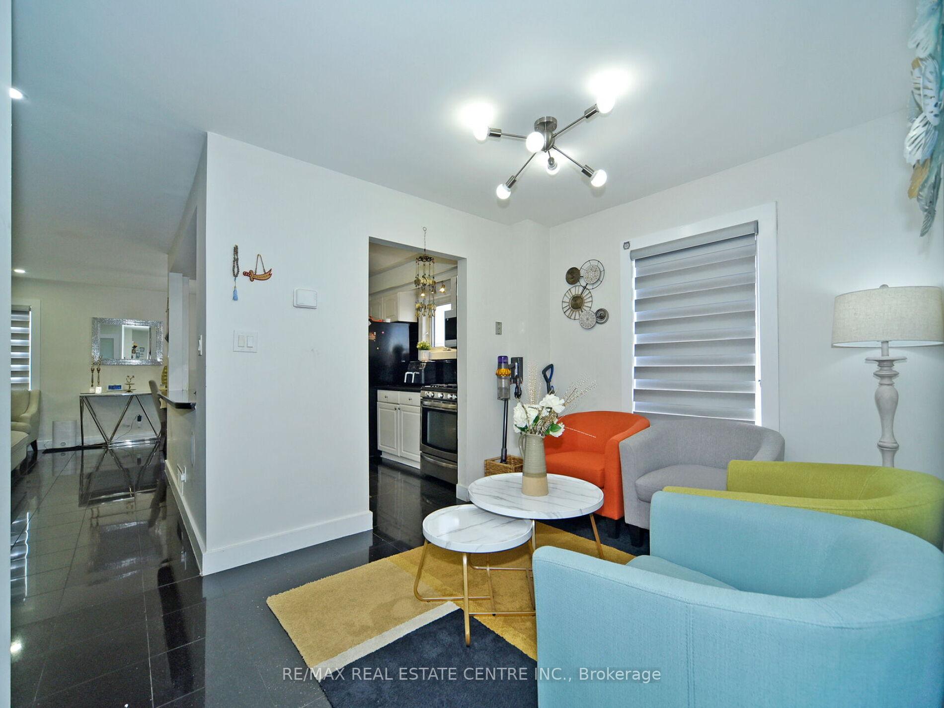 Photo 37 of 41 Fieldview Crescent, Whitby, Blue Grass Meadows — HOMEH