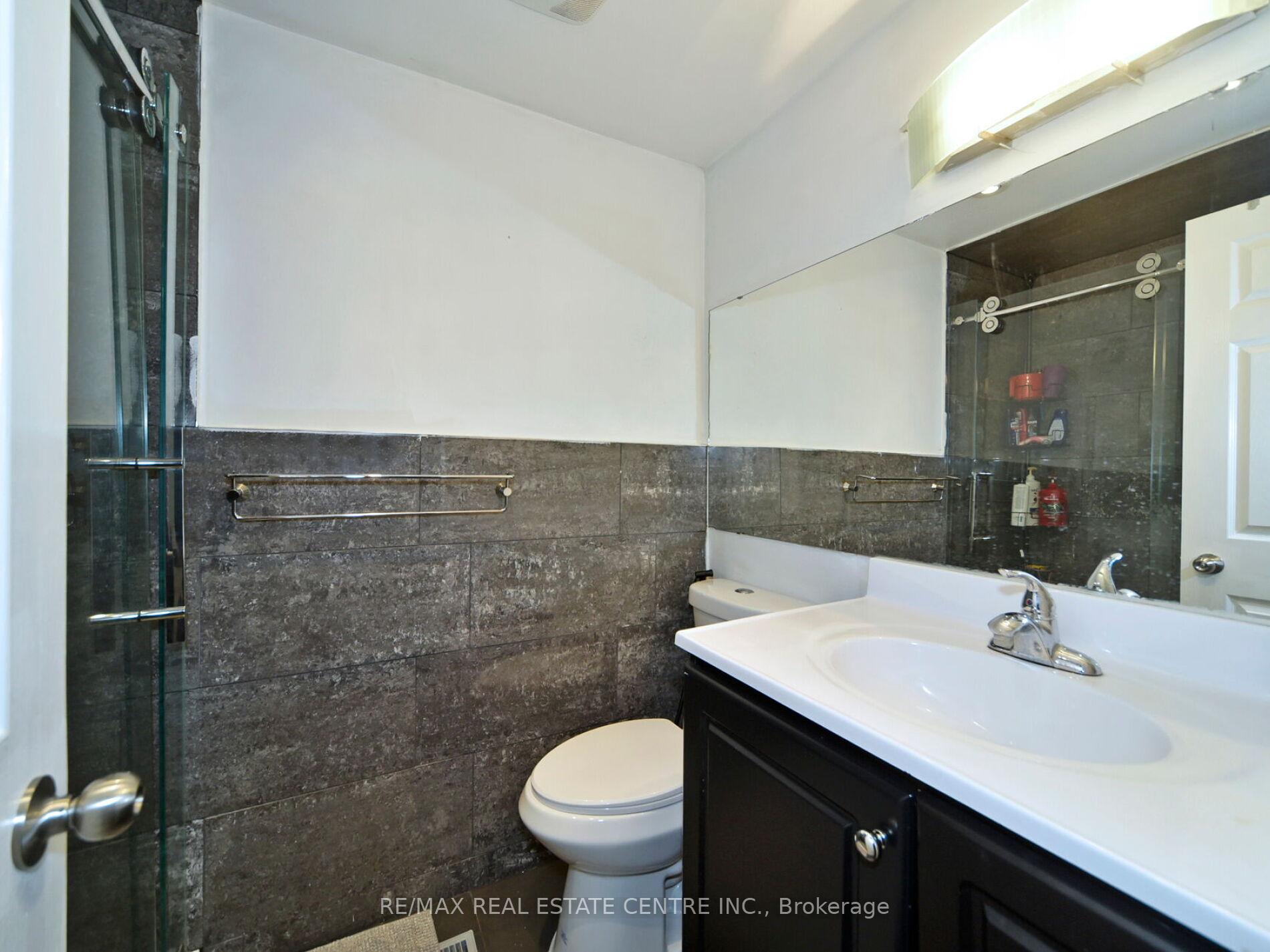 Photo 17 of 41 Fieldview Crescent, Whitby, Blue Grass Meadows — HOMEH