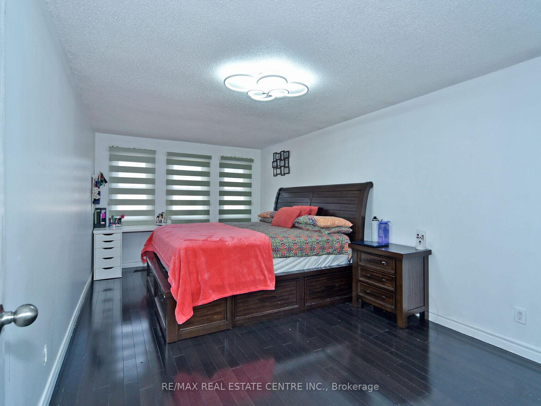 Photo 18 of 41 Fieldview Crescent, Whitby, Blue Grass Meadows — HOMEH