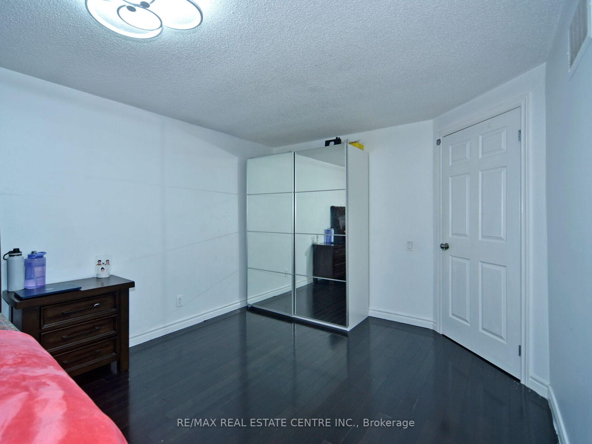 Photo 19 of 41 Fieldview Crescent, Whitby, Blue Grass Meadows — HOMEH