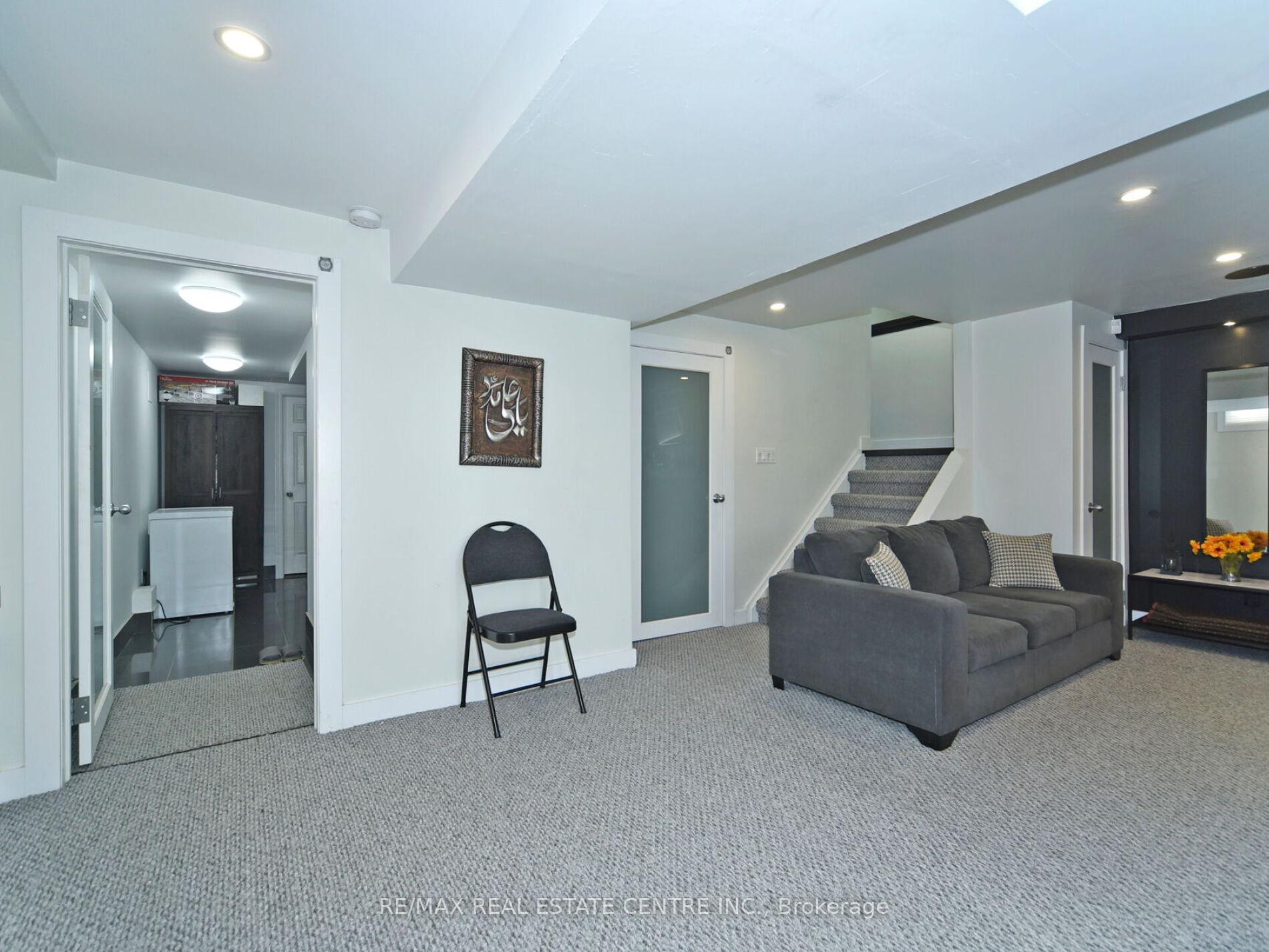 Photo 34 of 41 Fieldview Crescent, Whitby, Blue Grass Meadows — HOMEH