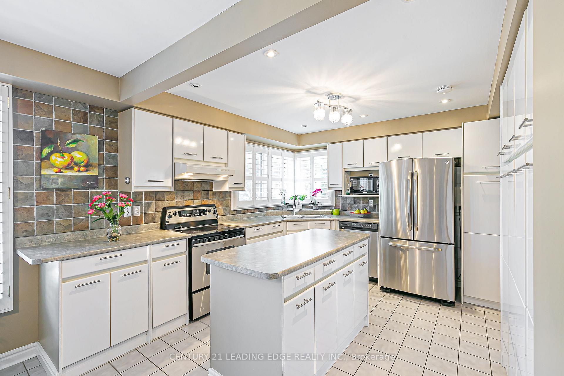 Photo 13 of 45 John Button Boulevard, Markham, Buttonville — HOMEH