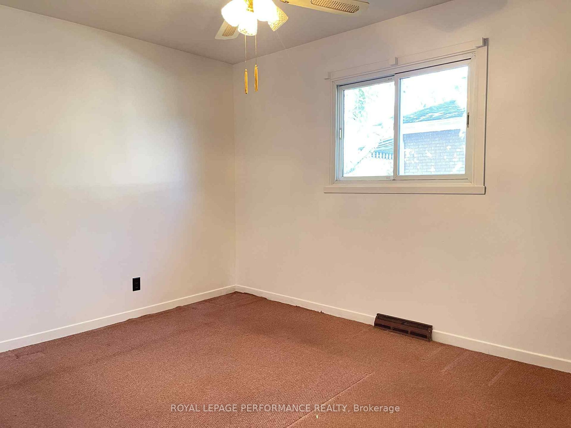 Photo 13 of 635 Hamilton Crescent E, Cornwall — HOMEH