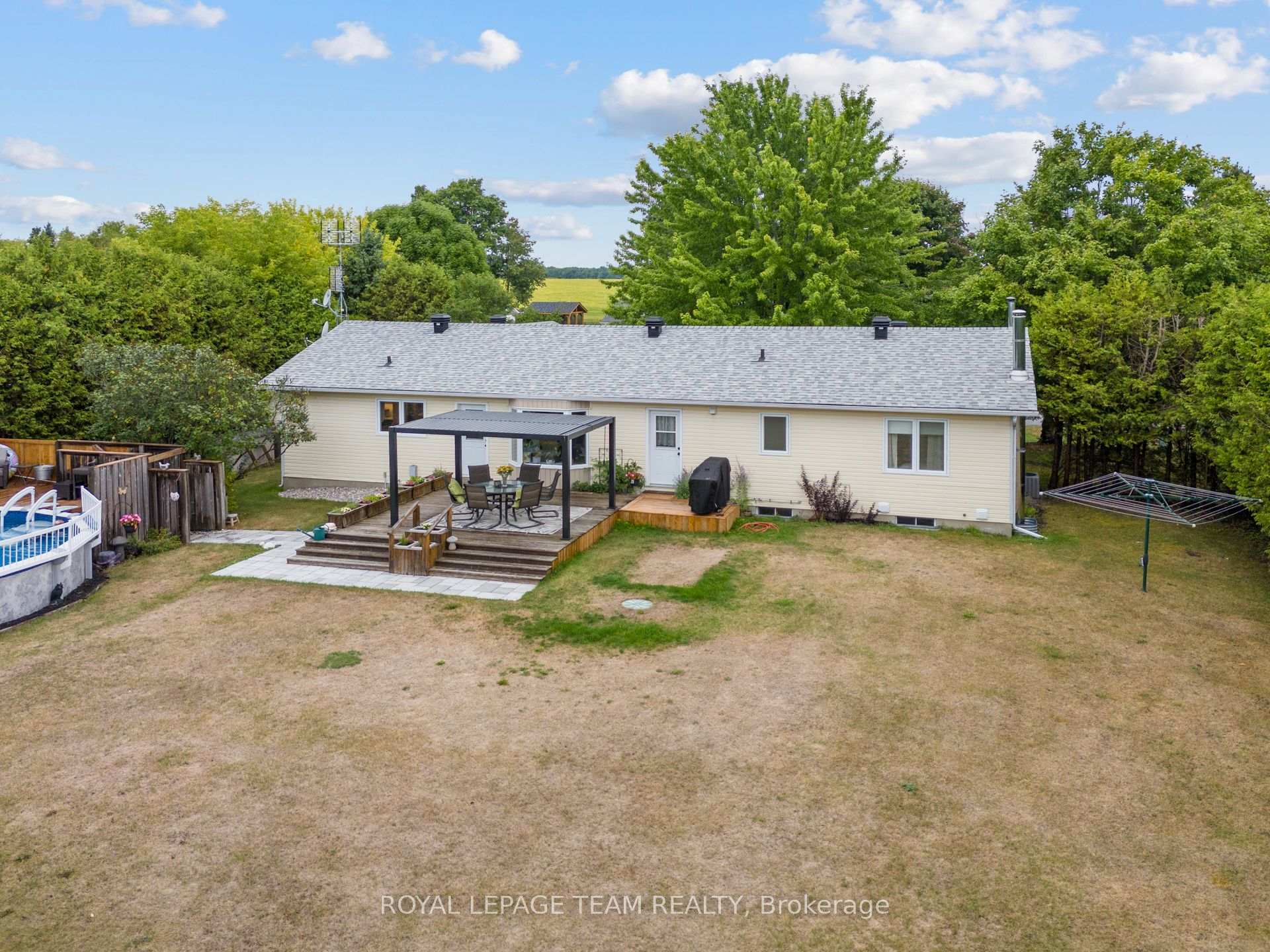 Photo 39 of 2248 Wallingford Way, Ottawa, North Gower — HOMEH
