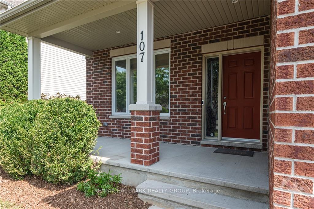 Photo 2 of 107 Mangrove Crescent, Ottawa, Blossom Park/Kemp Park/Findlay Creek — HOMEH