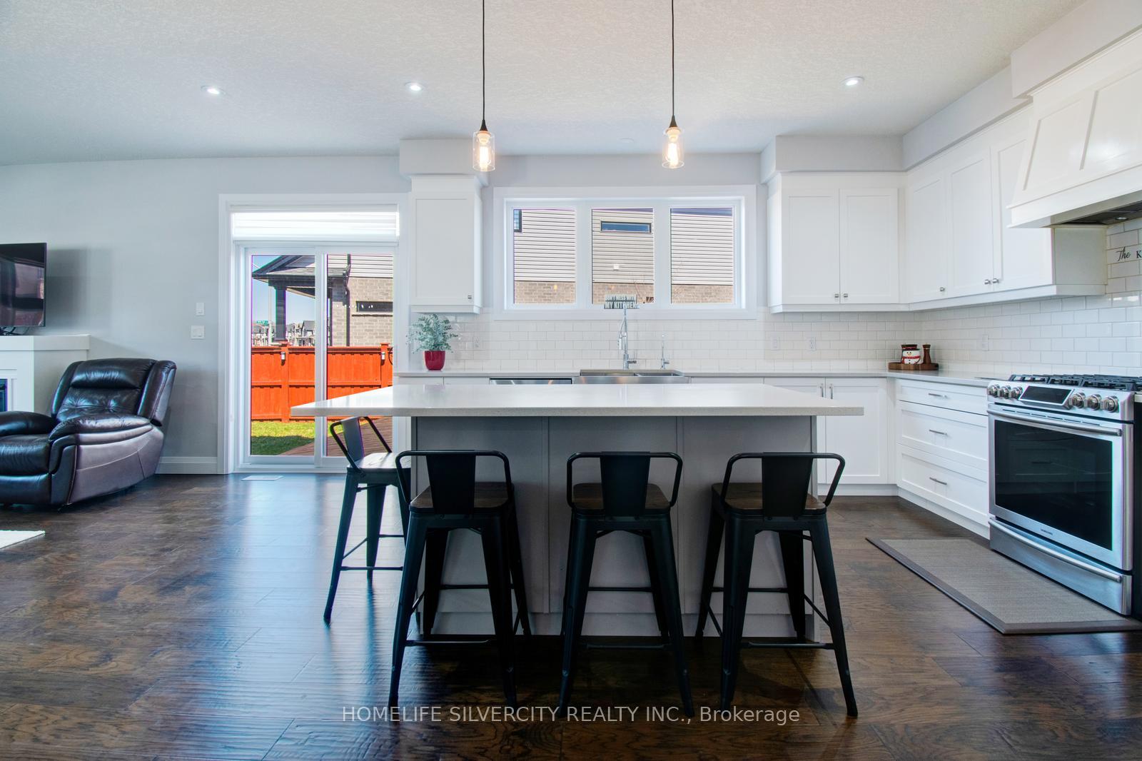 Photo 17 of 556 Mayapple Street, Waterloo — HOMEH