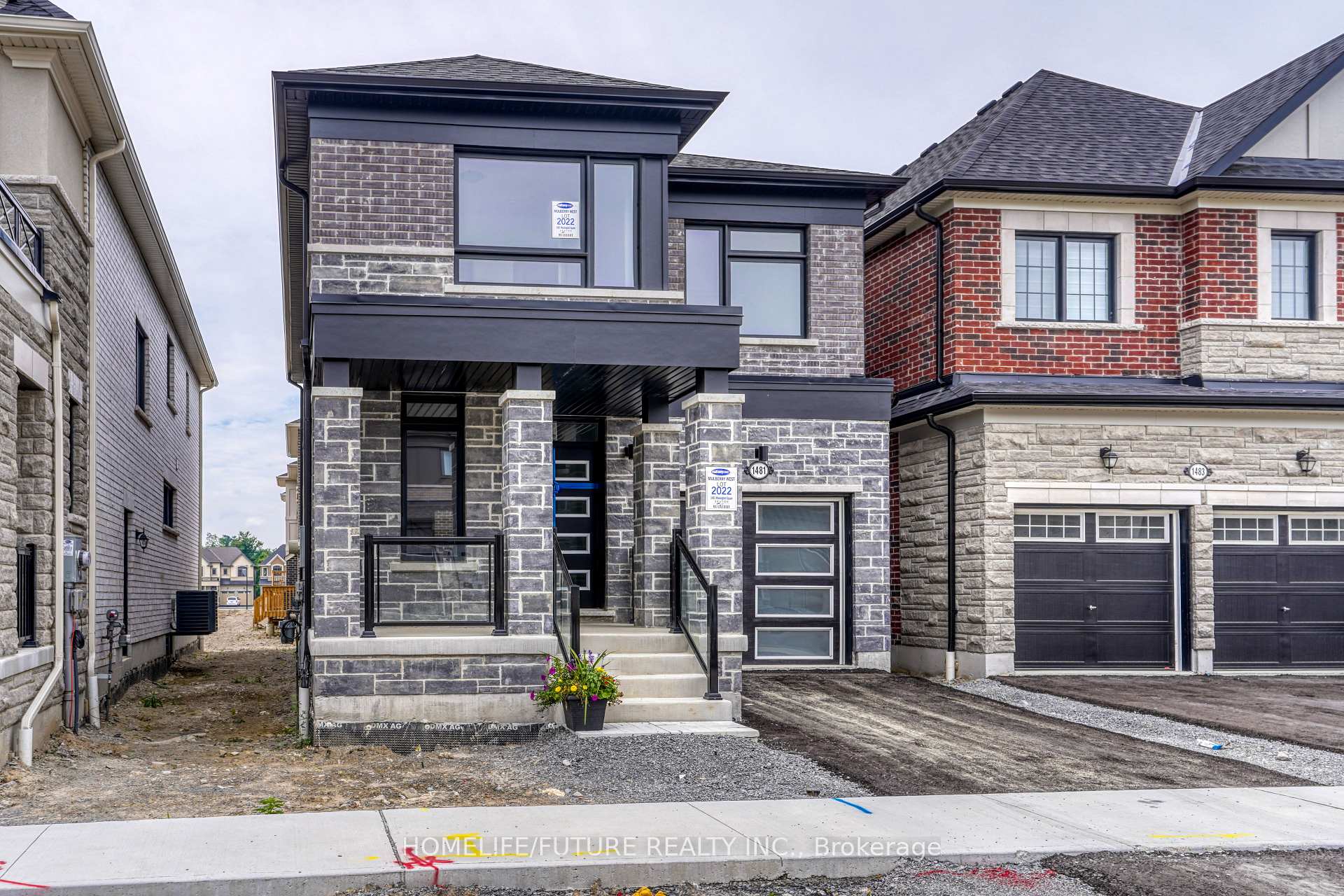 Photo 5 of 1481 Mockingbird Square, Pickering, Rural Pickering — HOMEH