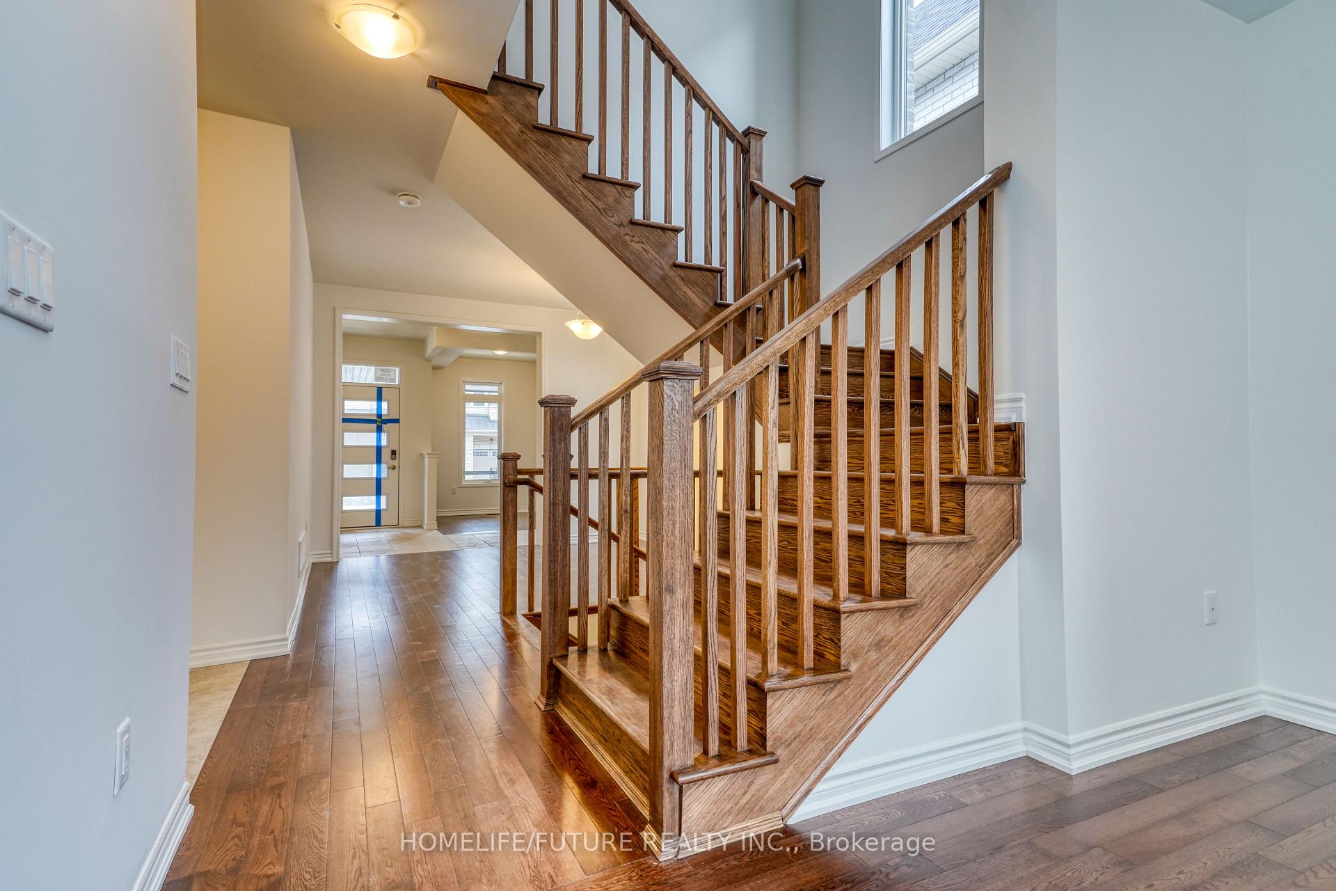 Photo 8 of 1481 Mockingbird Square, Pickering, Rural Pickering — HOMEH
