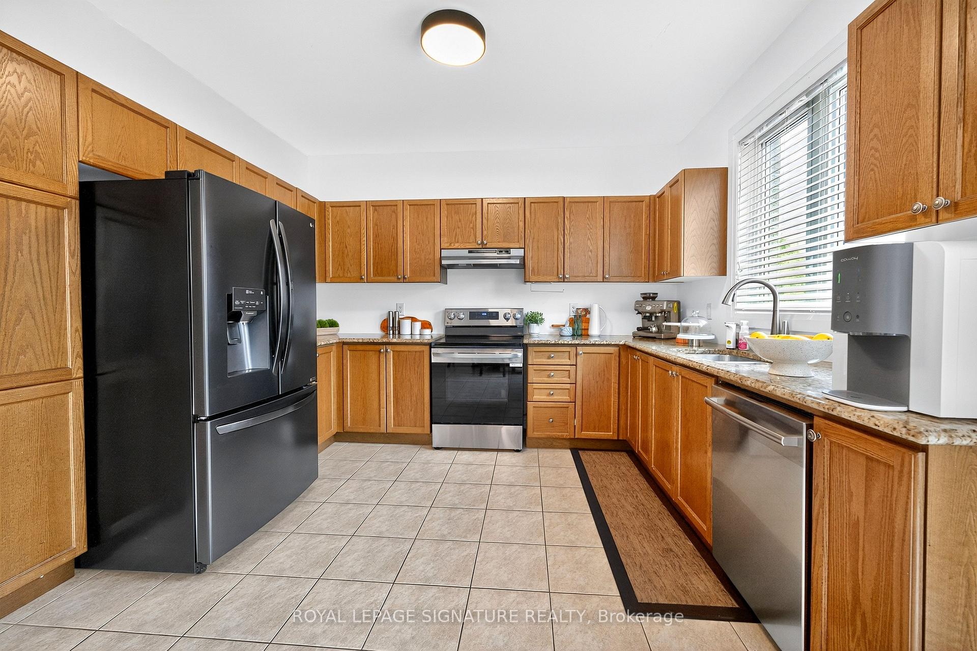 Photo 15 of 50 Steel Drive, Aurora, Bayview Northeast — HOMEH