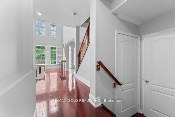 Photo 10 of 16 Upshall Drive, Brampton, Vales of Castlemore — HOMEH