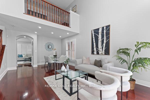 Photo 6 of 16 Upshall Drive, Brampton, Vales of Castlemore — HOMEH