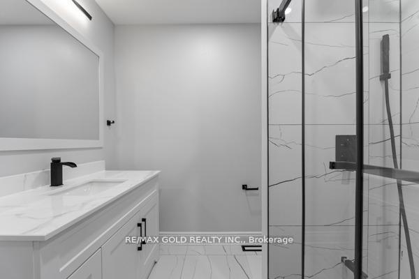Photo 33 of 16 Upshall Drive, Brampton, Vales of Castlemore — HOMEH