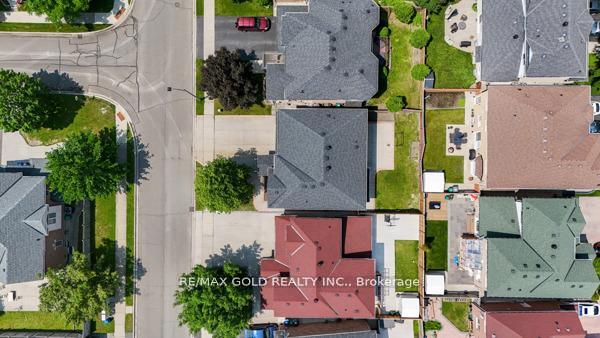 Photo 25 of 16 Upshall Drive, Brampton, Vales of Castlemore — HOMEH