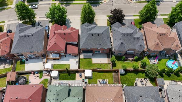 Photo 31 of 16 Upshall Drive, Brampton, Vales of Castlemore — HOMEH