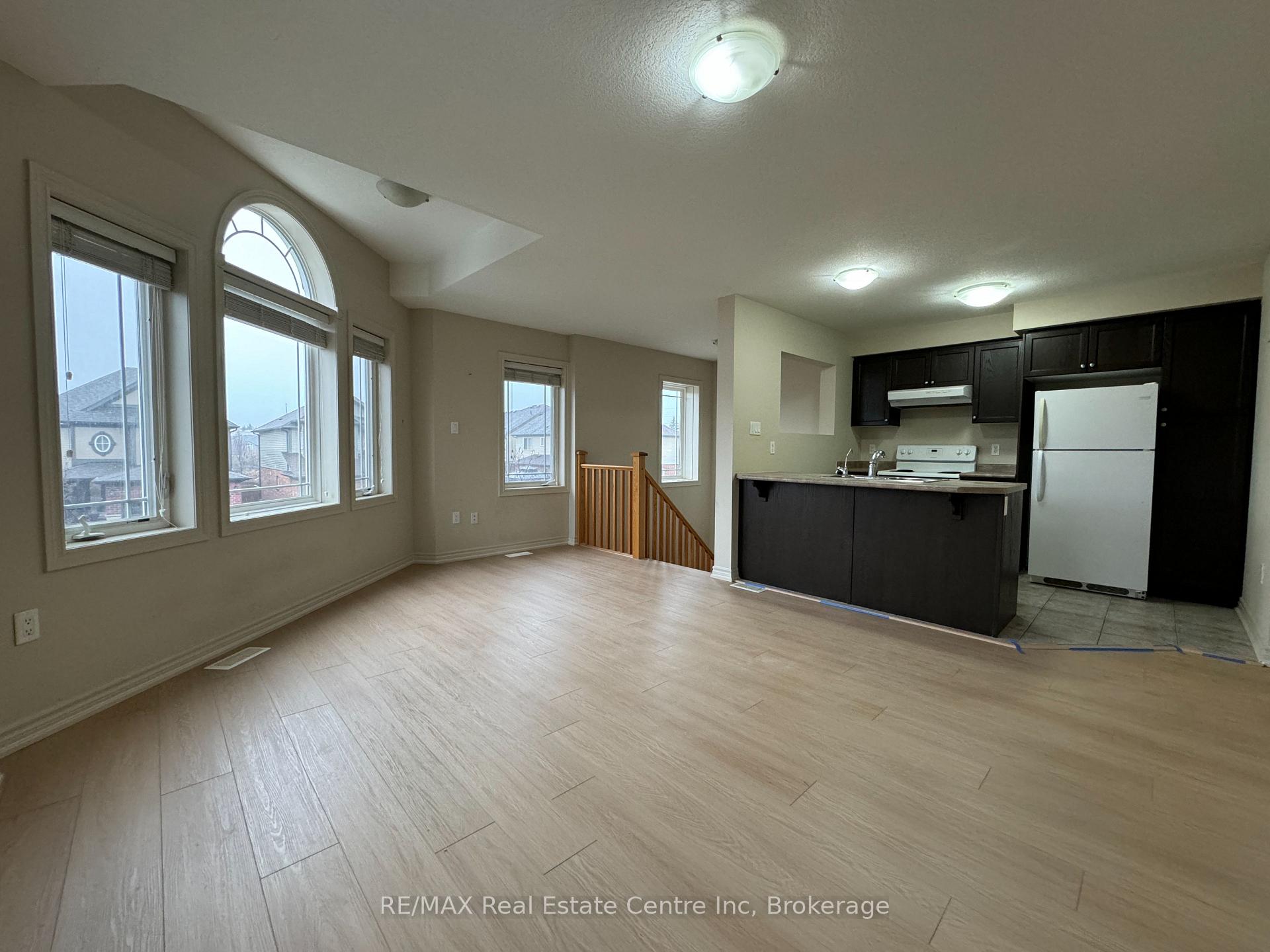 Photo 3 of 16 Tolton Drive, Guelph, Pineridge/Westminster Woods — HOMEH