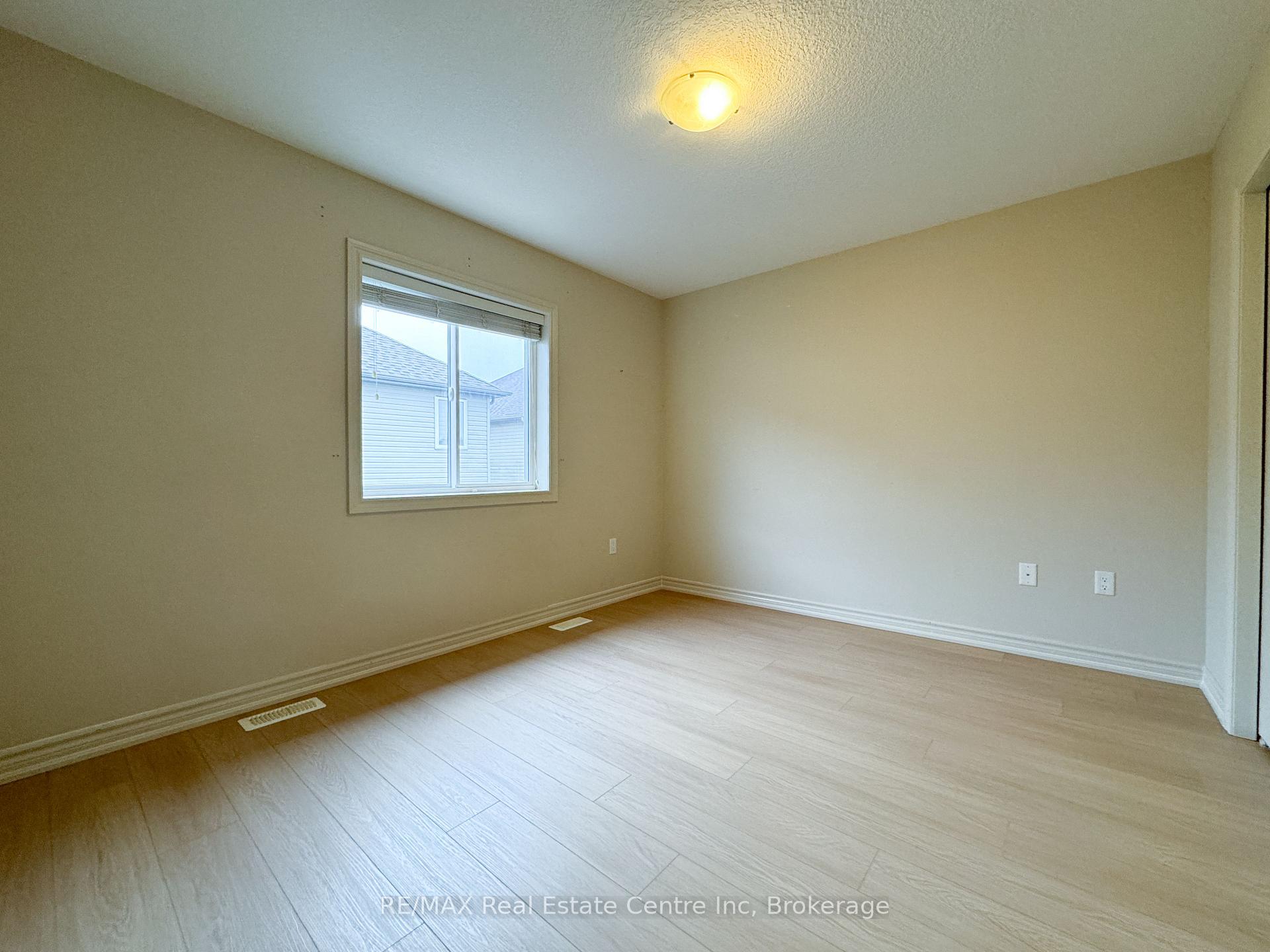 Photo 11 of 16 Tolton Drive, Guelph, Pineridge/Westminster Woods — HOMEH