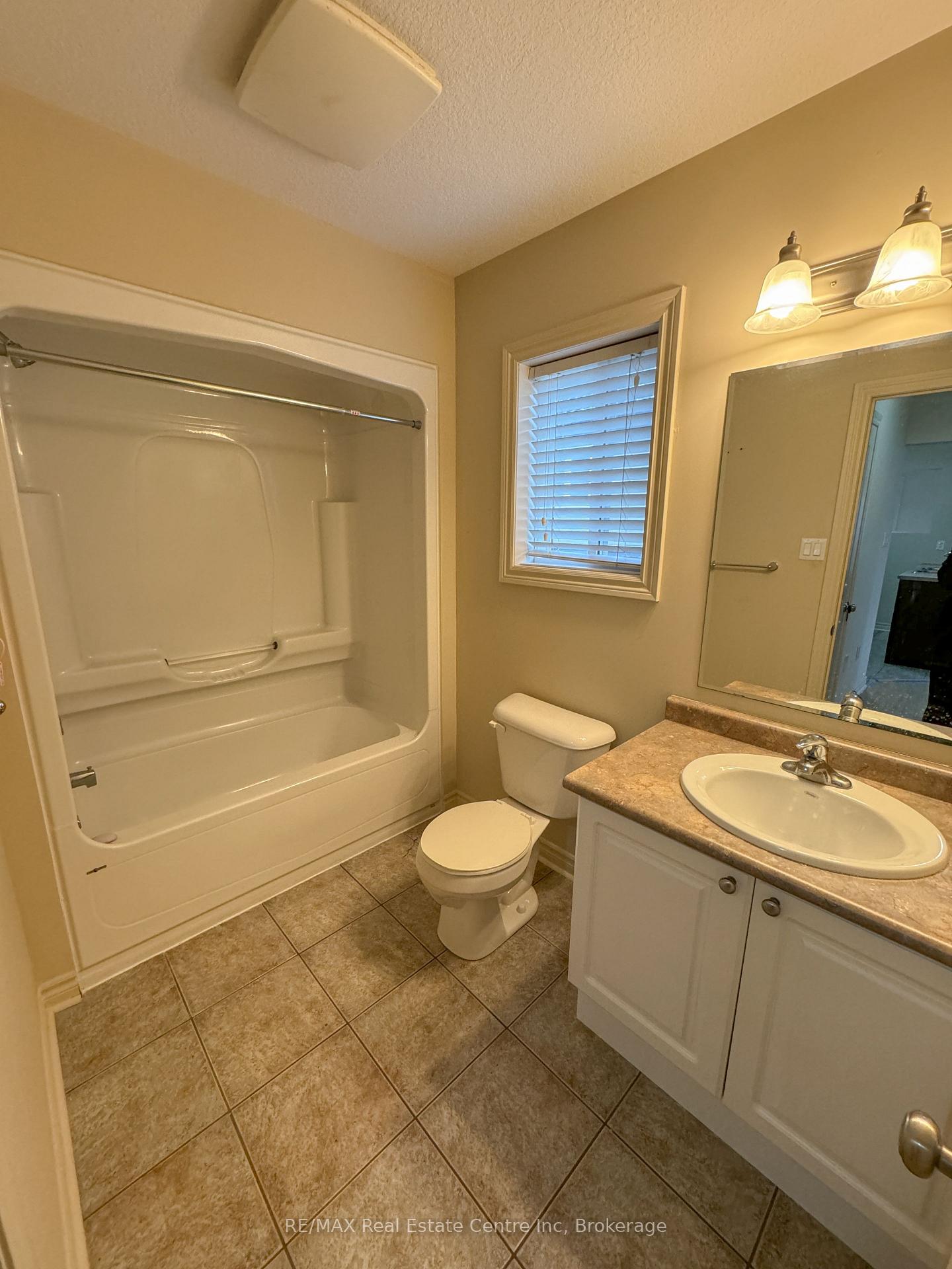 Photo 15 of 16 Tolton Drive, Guelph, Pineridge/Westminster Woods — HOMEH