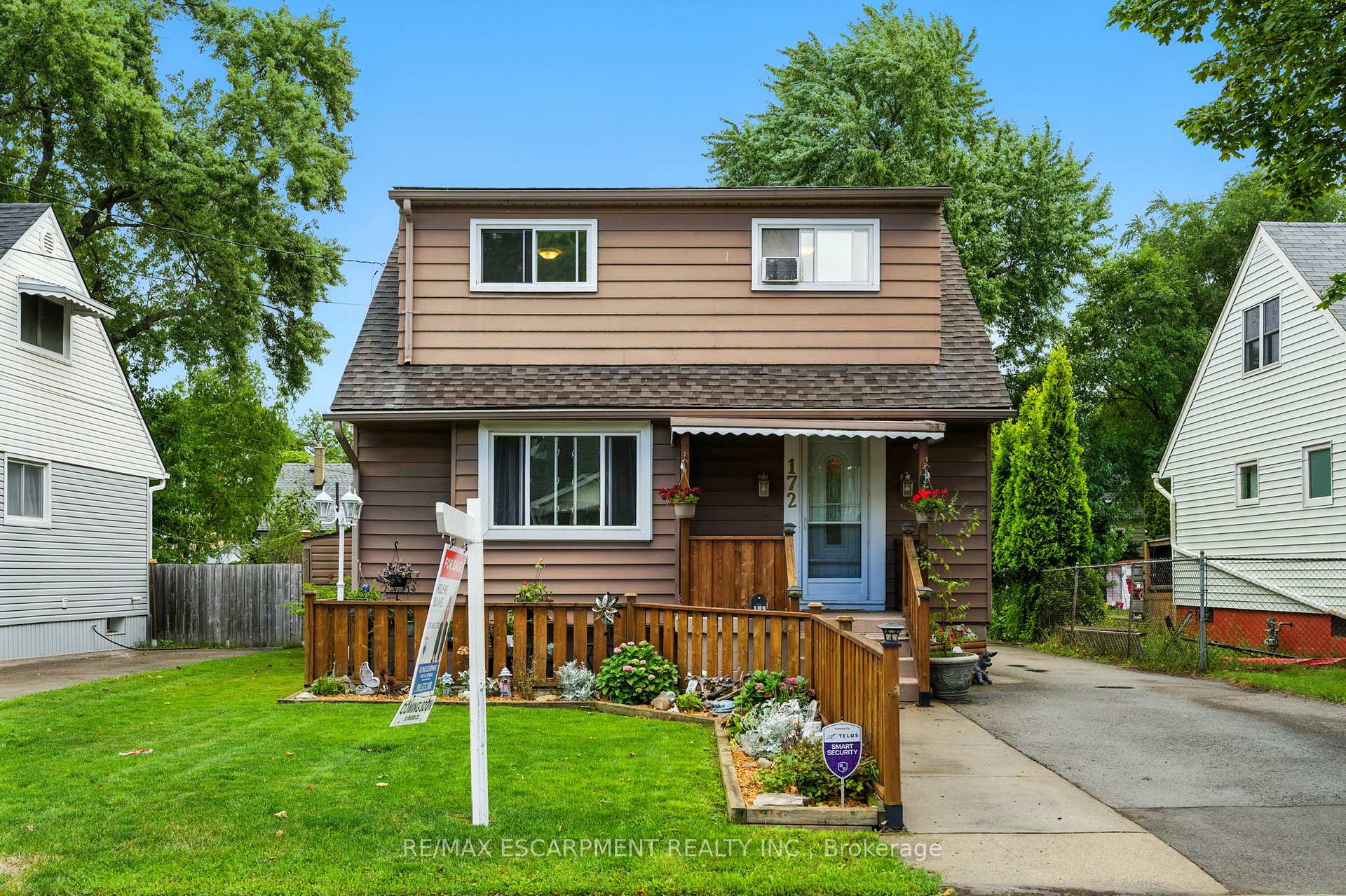 Photo 1 of 172 Adair Avenue N, Hamilton, McQuesten — HOMEH