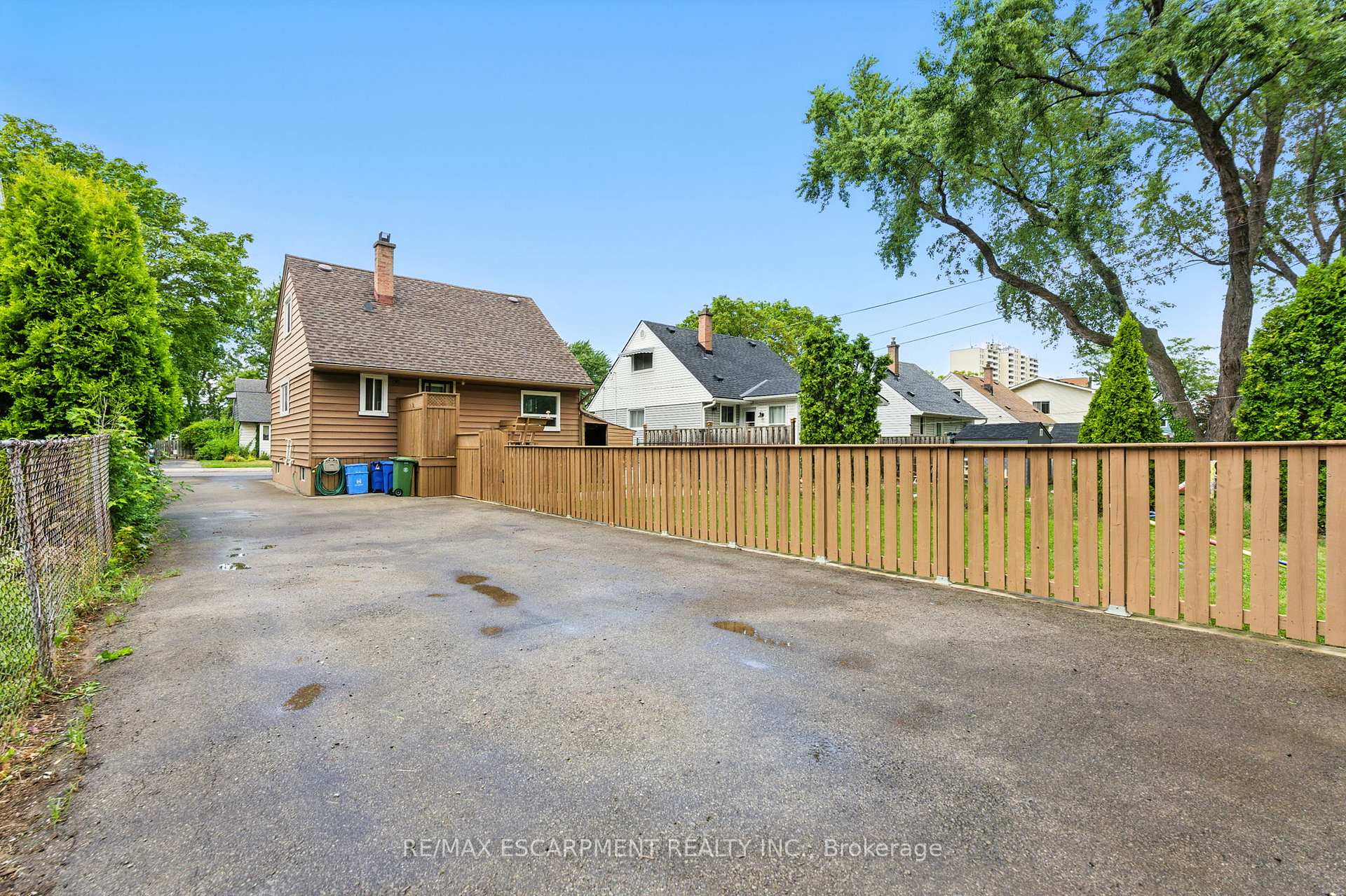 Photo 6 of 172 Adair Avenue N, Hamilton, McQuesten — HOMEH