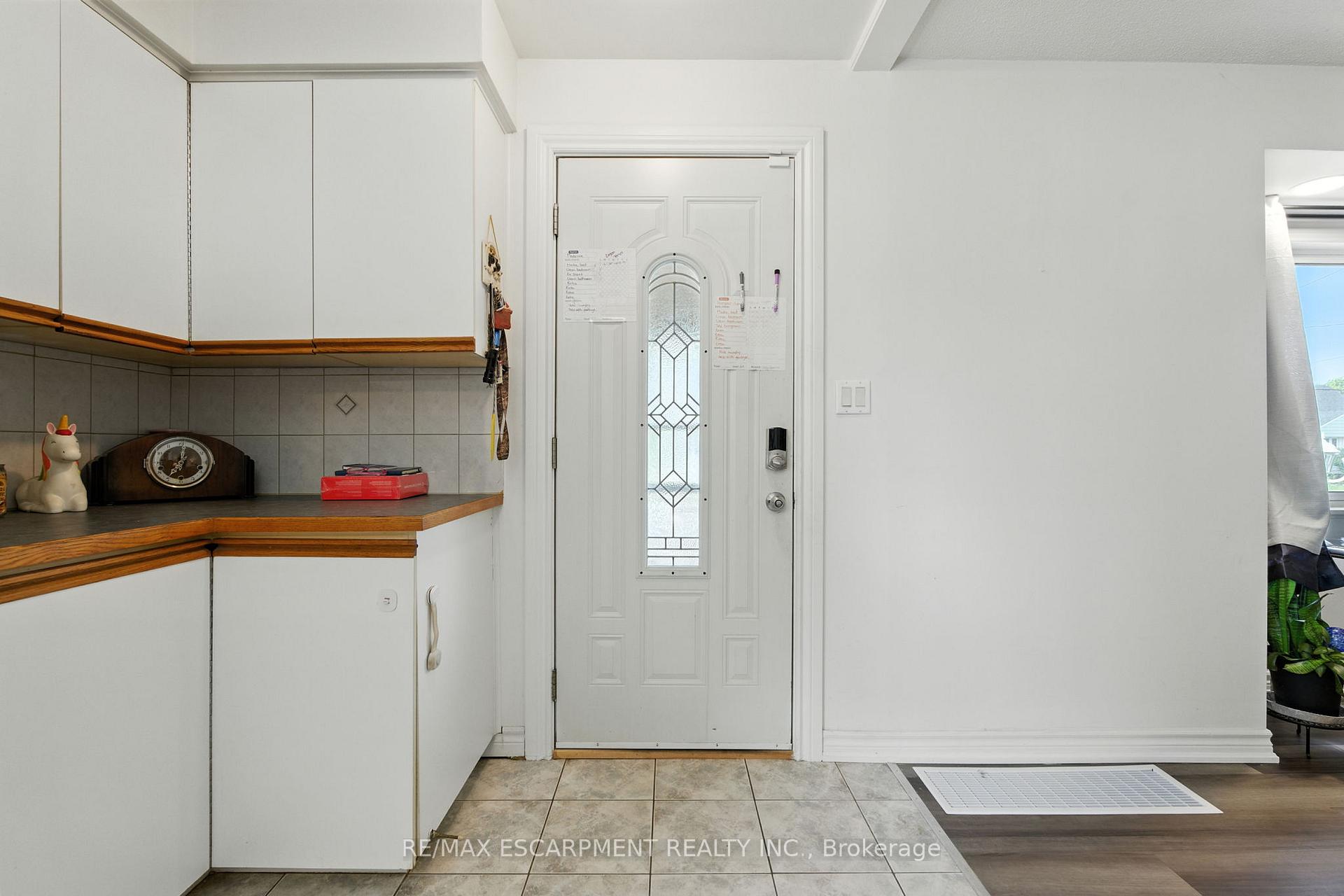 Photo 5 of 172 Adair Avenue N, Hamilton, McQuesten — HOMEH