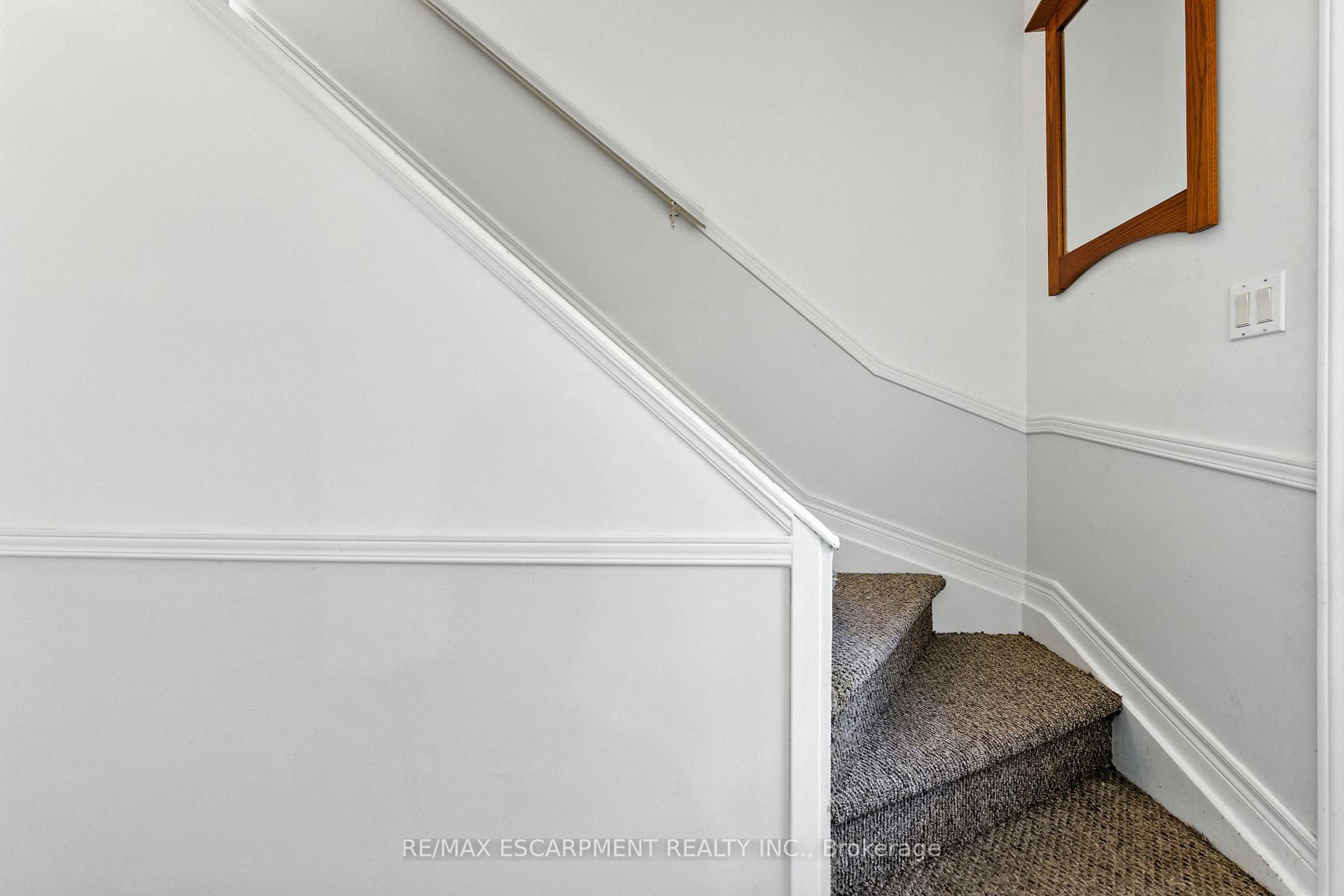 Photo 10 of 172 Adair Avenue N, Hamilton, McQuesten — HOMEH