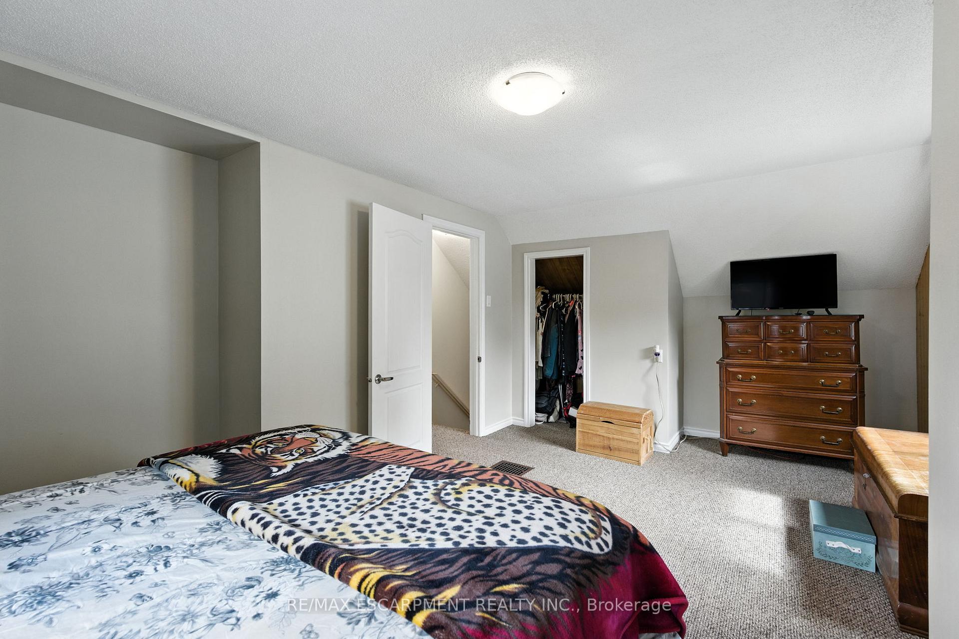 Photo 25 of 172 Adair Avenue N, Hamilton, McQuesten — HOMEH