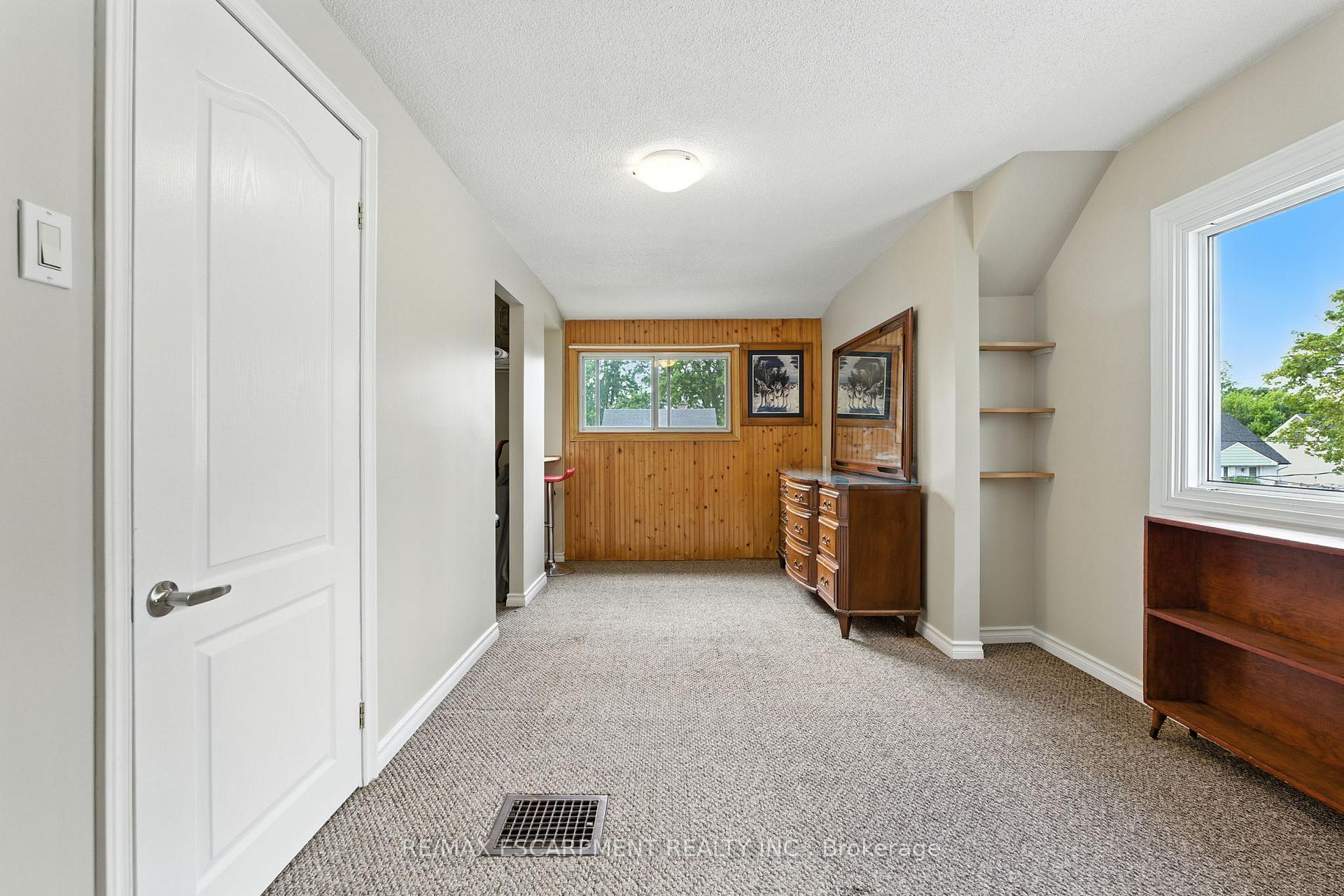 Photo 11 of 172 Adair Avenue N, Hamilton, McQuesten — HOMEH