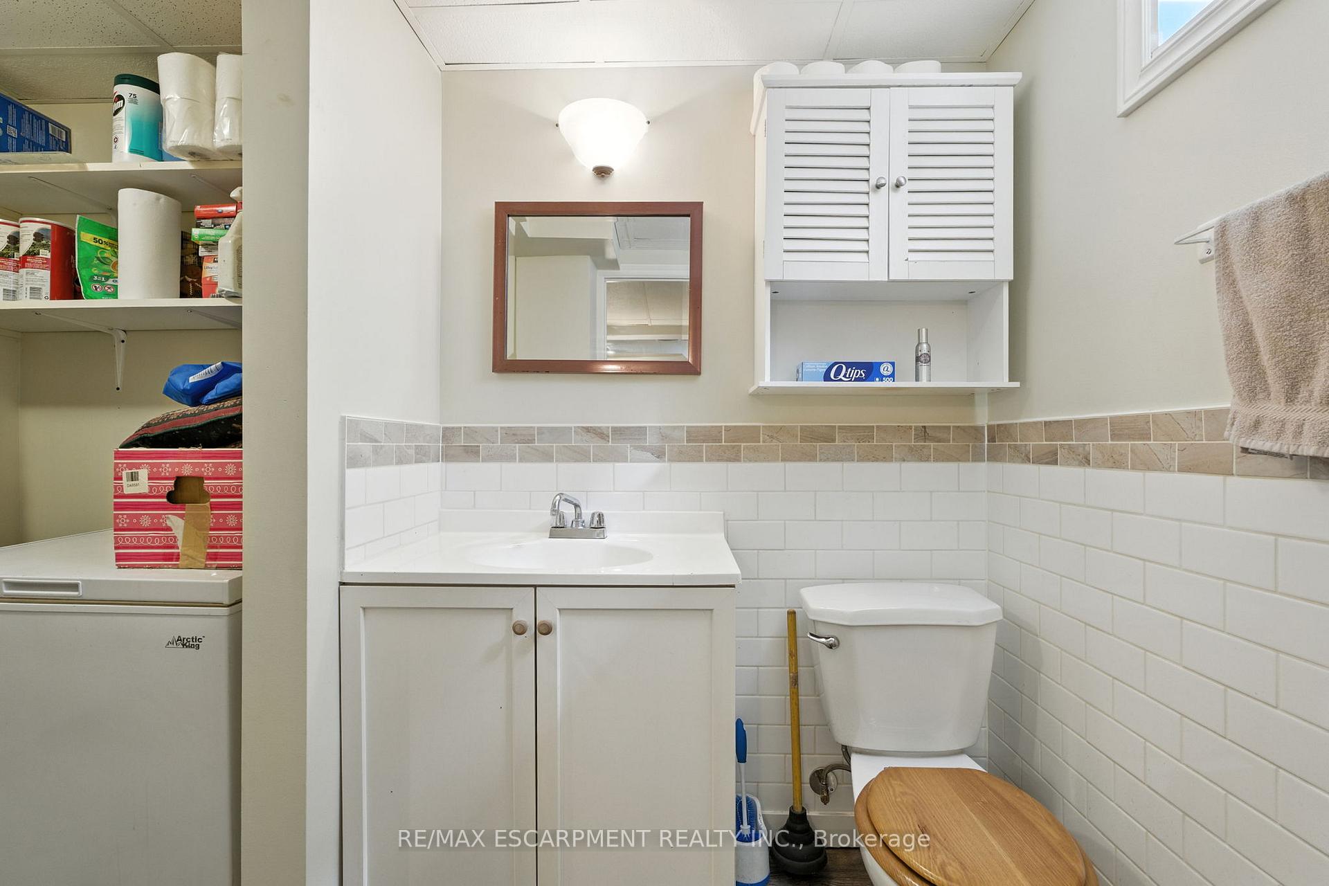 Photo 13 of 172 Adair Avenue N, Hamilton, McQuesten — HOMEH