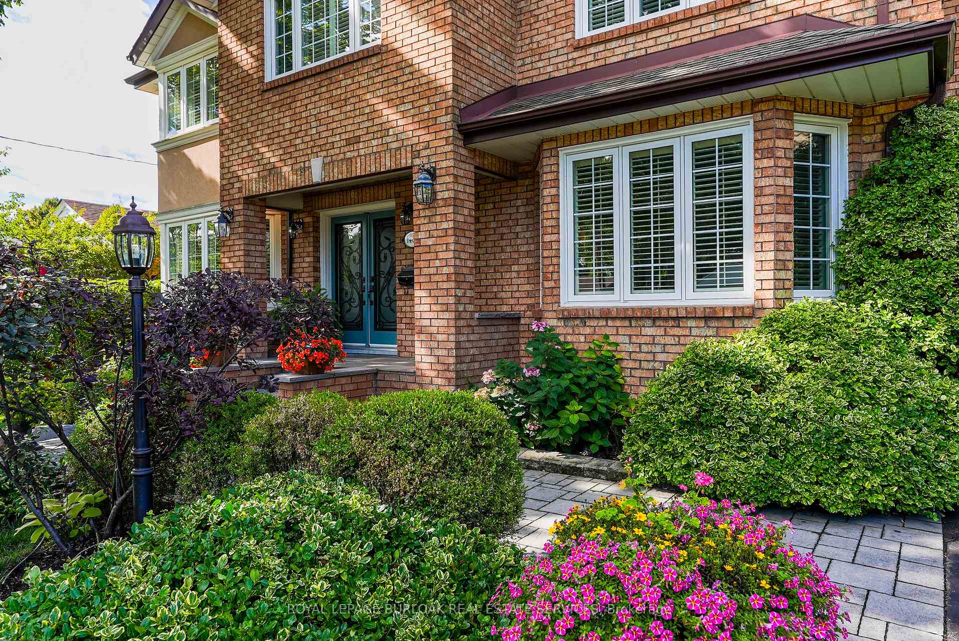 Photo 3 of 1486 Myron Drive, Mississauga, Lakeview — HOMEH
