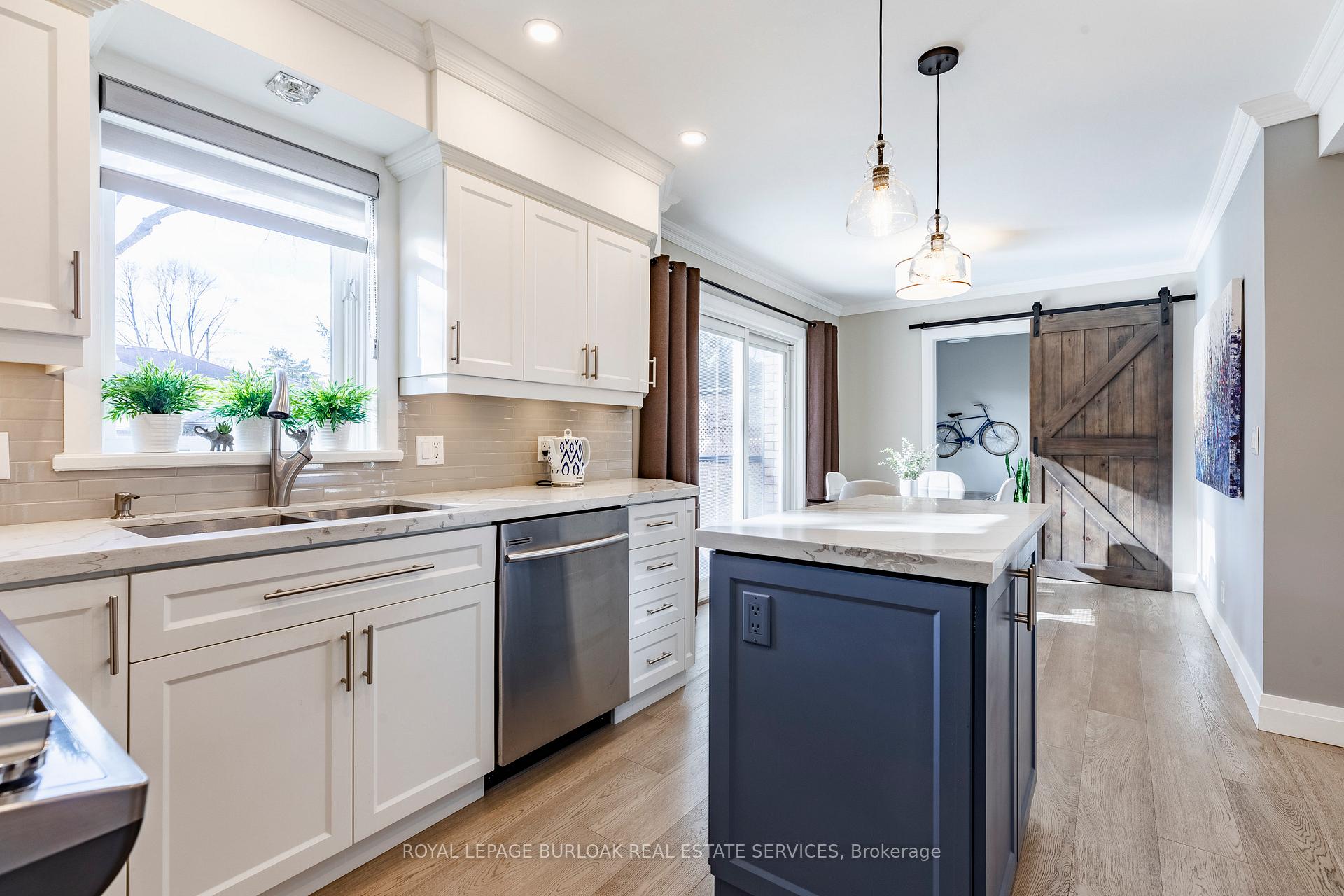 Photo 9 of 1486 Myron Drive, Mississauga, Lakeview — HOMEH