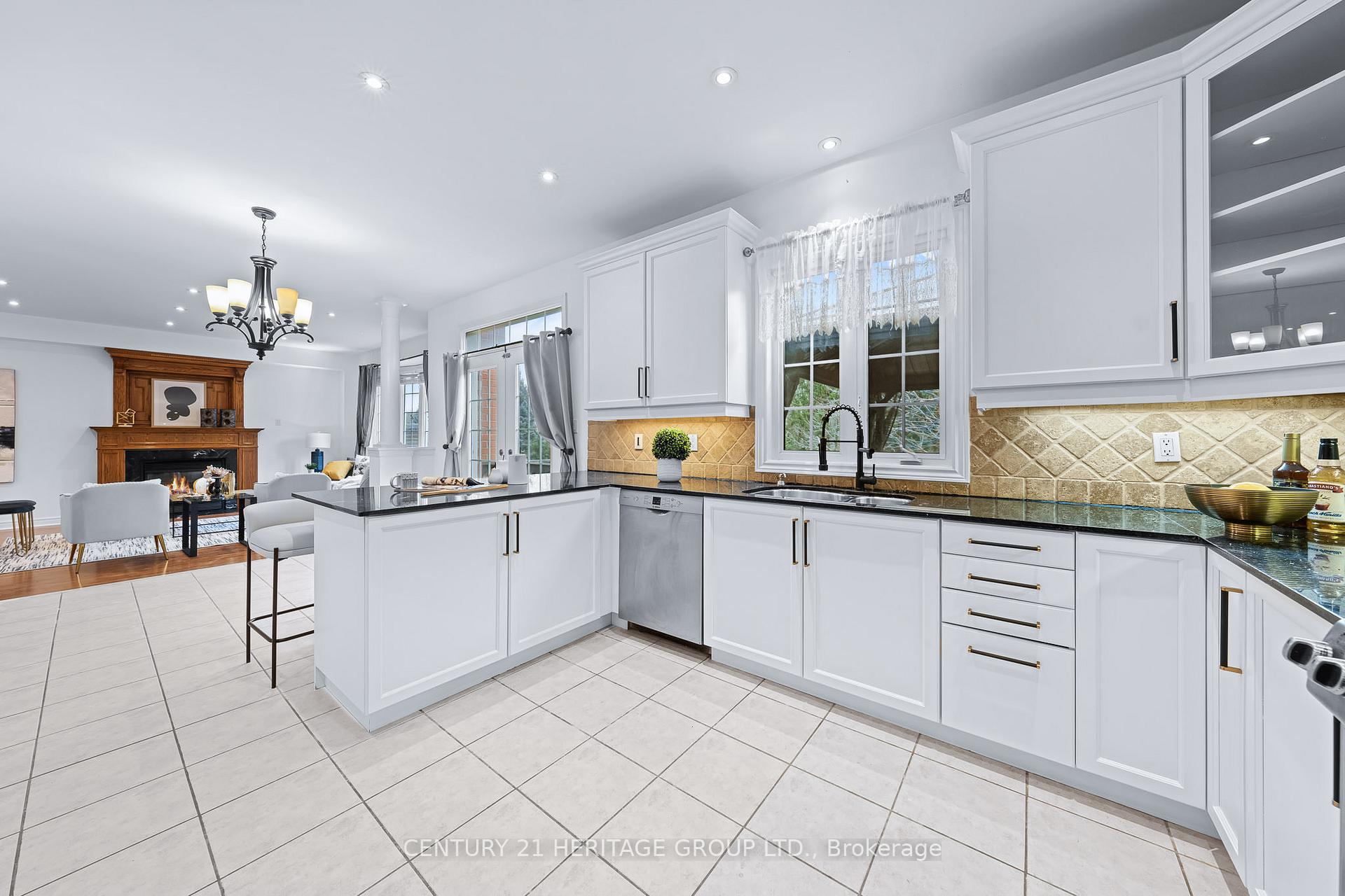 Photo 14 of 229 Willis Drive, Aurora, Aurora Highlands — HOMEH