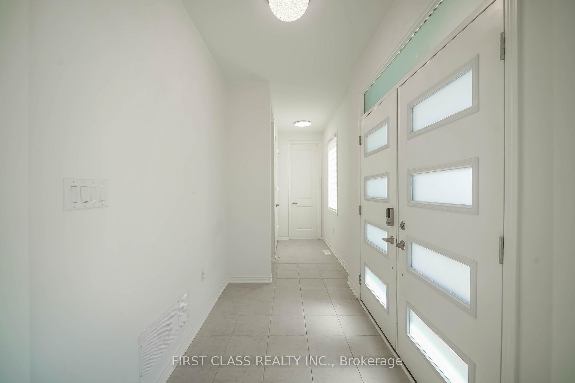 Photo 3 of 1475 mockingbird Square, Pickering, Rural Pickering — HOMEH