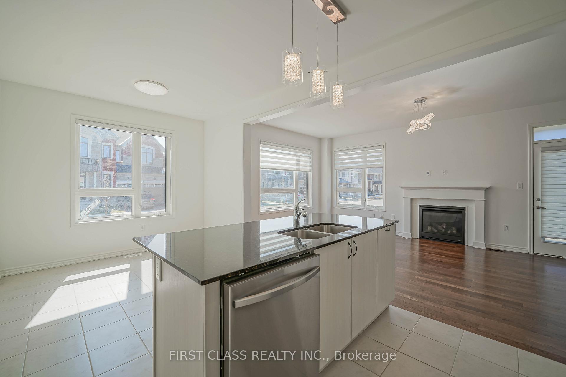 Photo 6 of 1475 mockingbird Square, Pickering, Rural Pickering — HOMEH