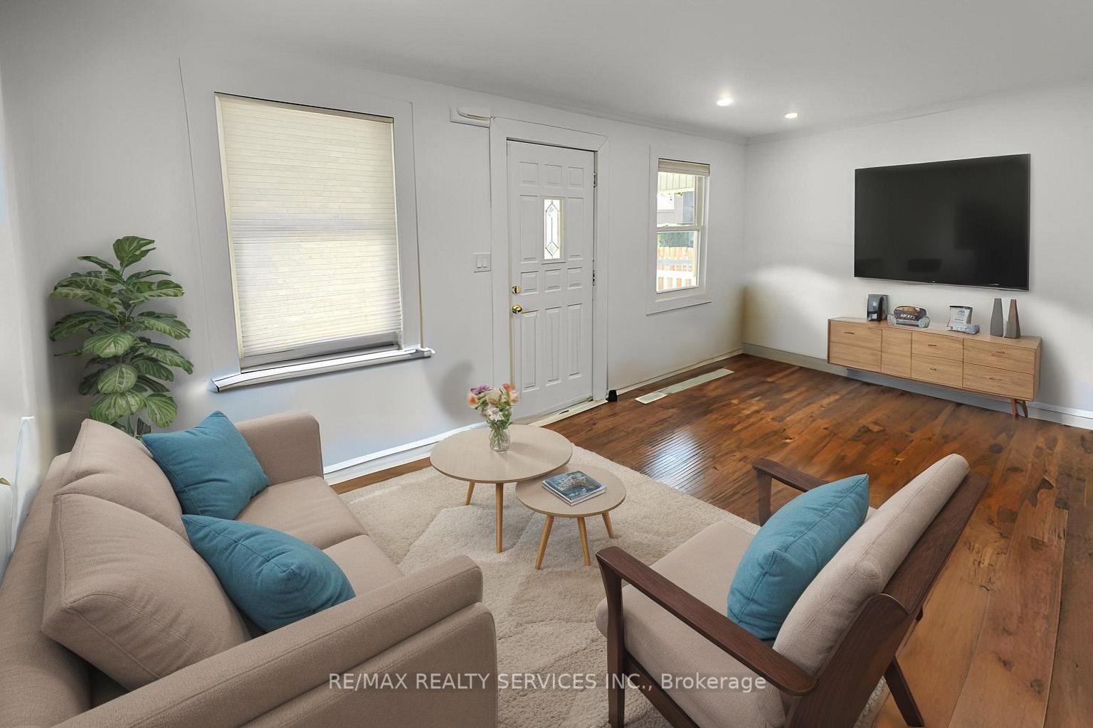 Photo 2 of 764 Caron Avenue, Windsor — HOMEH