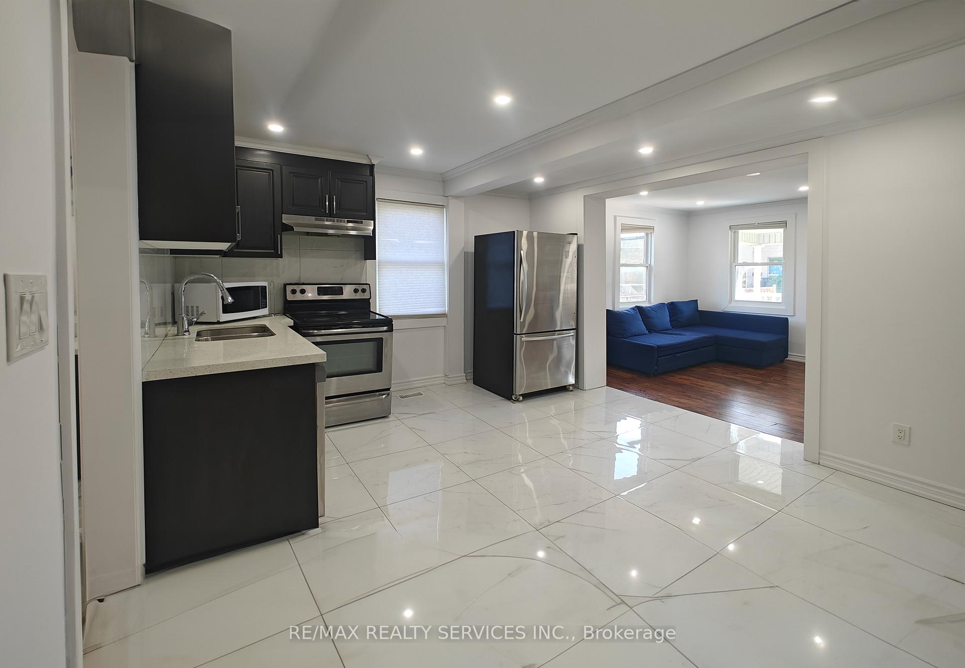 Photo 4 of 764 Caron Avenue, Windsor — HOMEH