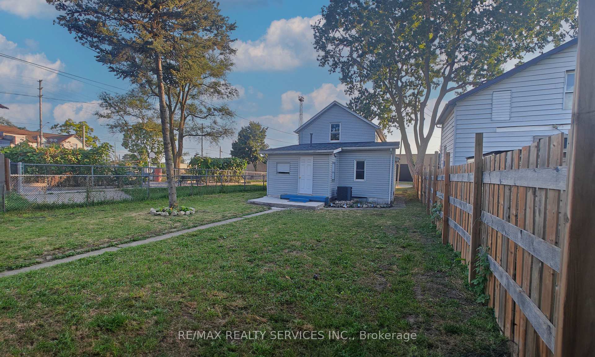 Photo 30 of 764 Caron Avenue, Windsor — HOMEH