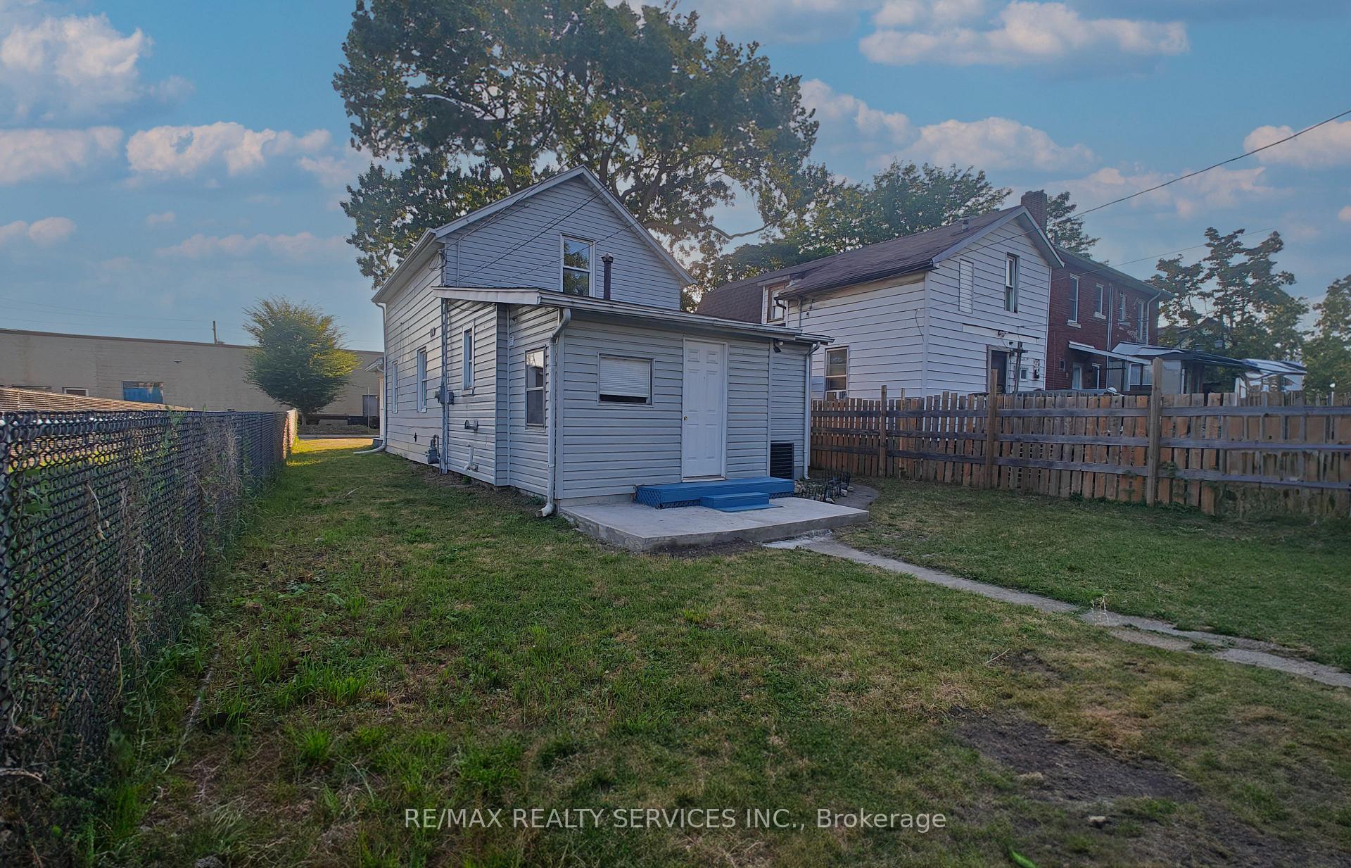 Photo 29 of 764 Caron Avenue, Windsor — HOMEH