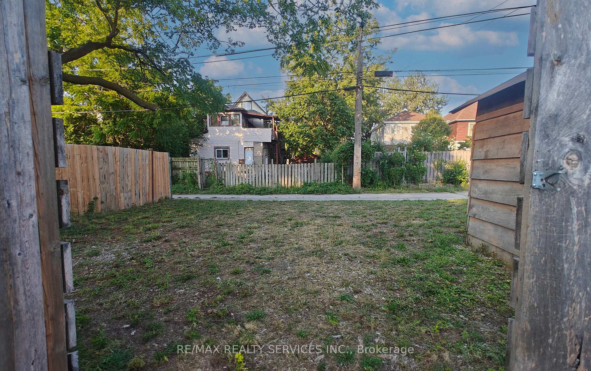Photo 26 of 764 Caron Avenue, Windsor — HOMEH