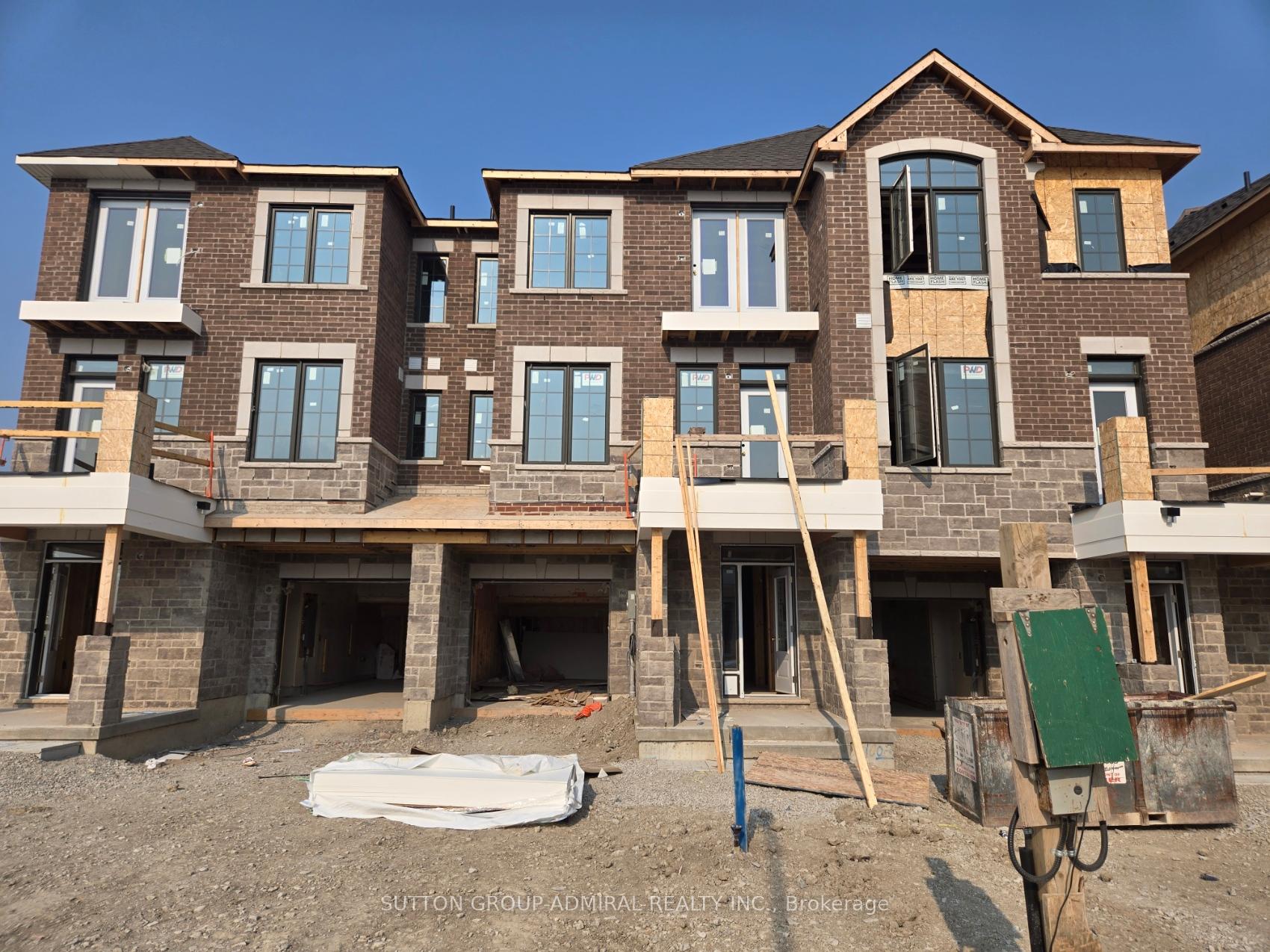 Photo 2 of 85 Vinewood Crescent, Barrie, Painswick South — HOMEH