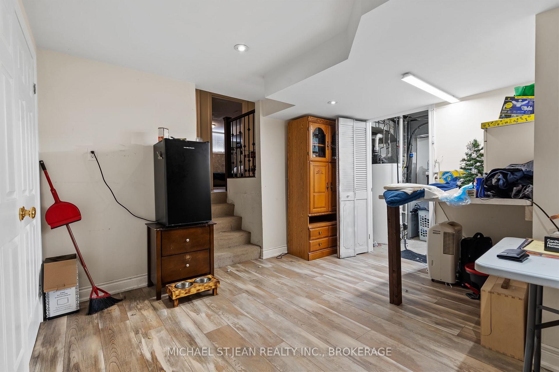 Photo 13 of 16 Apollo Drive, Port Colborne, Main Street — HOMEH