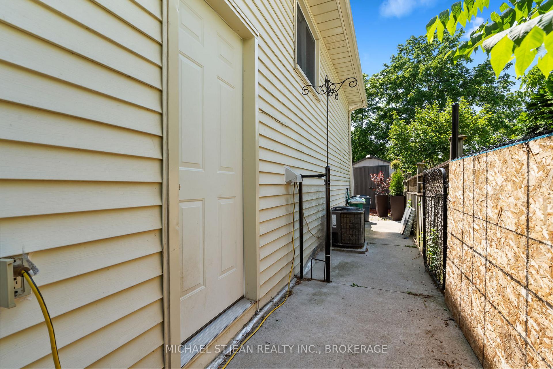 Photo 16 of 16 Apollo Drive, Port Colborne, Main Street — HOMEH