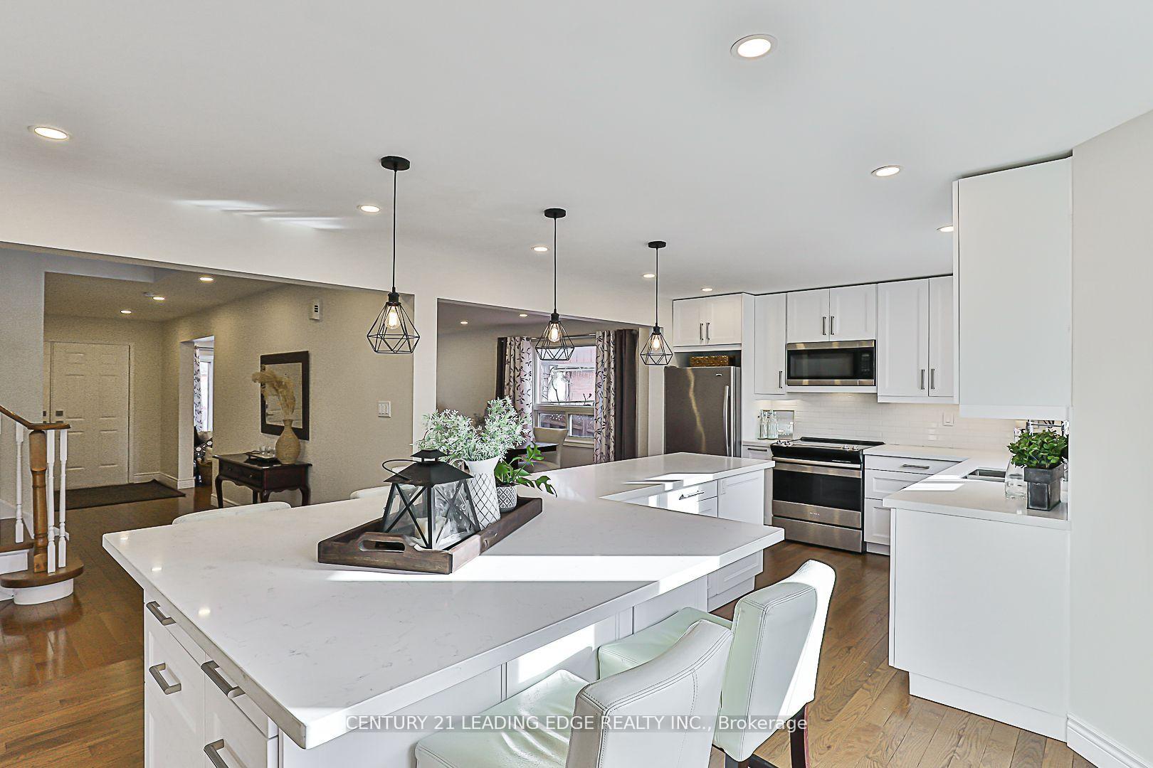 Photo 7 of 724 Barnes Crescent, Oshawa, Northglen — HOMEH