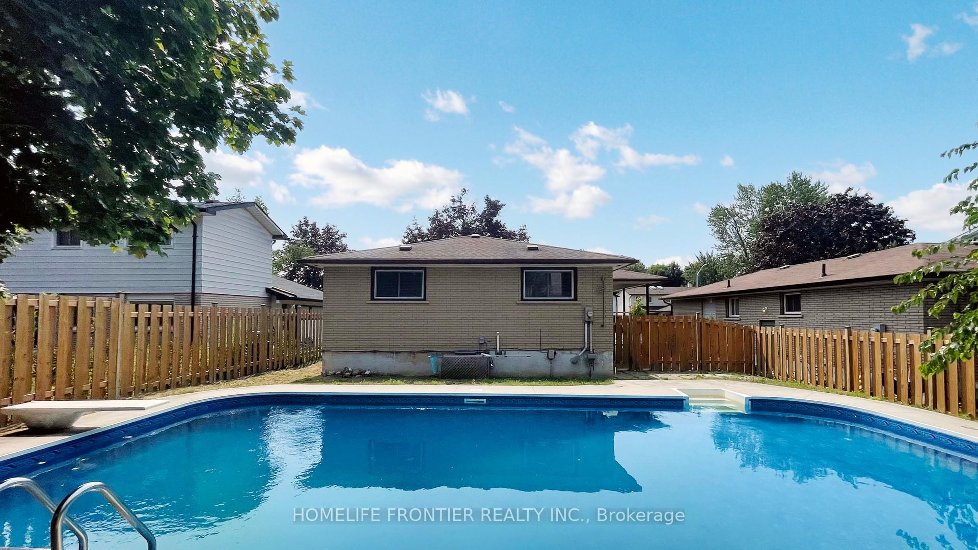 Photo 15 of 20 Emperor Street, Ajax, South East — HOMEH