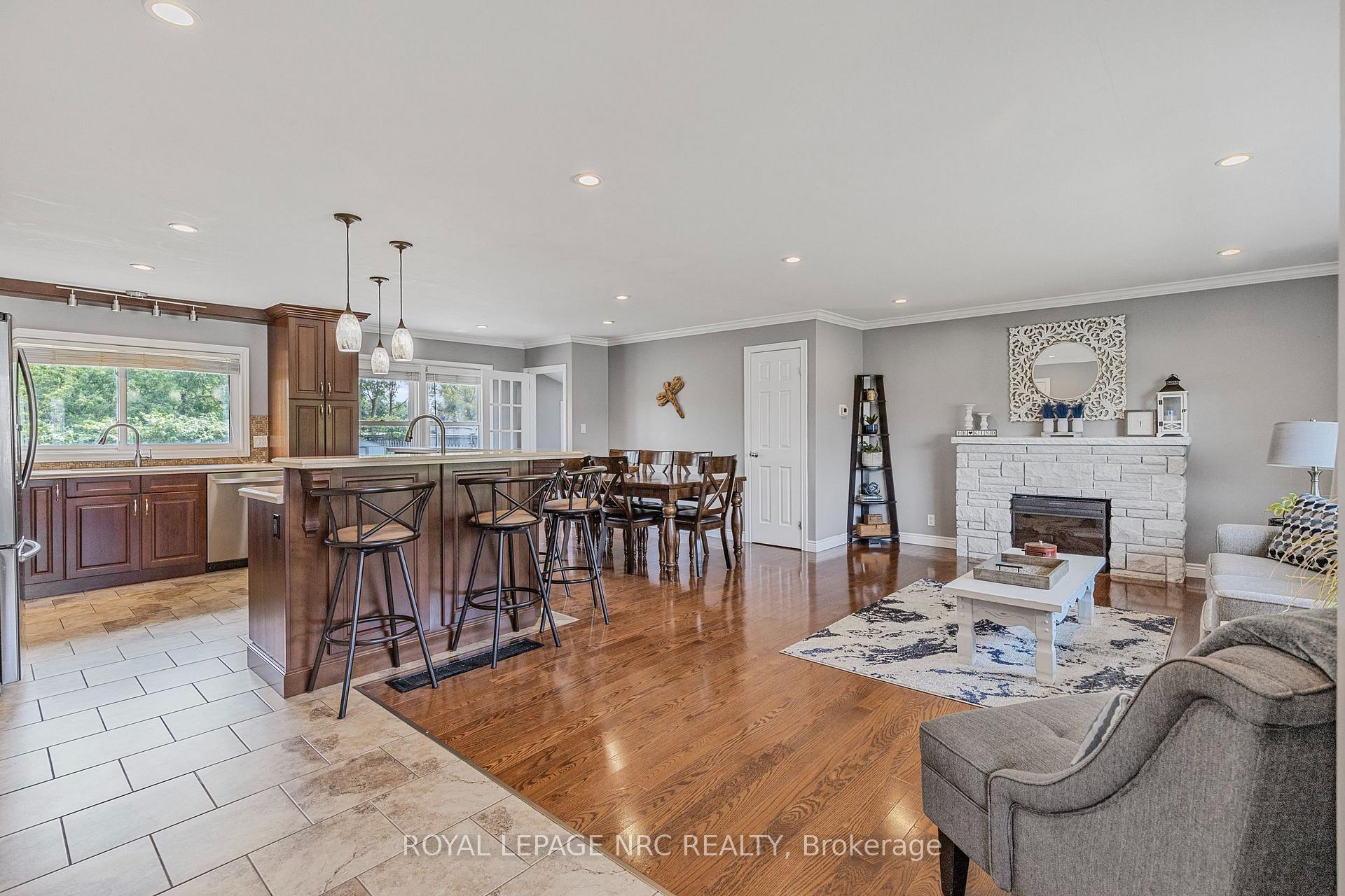Photo 2 of 4 Cline Road, Grimsby, Grimsby West — HOMEH