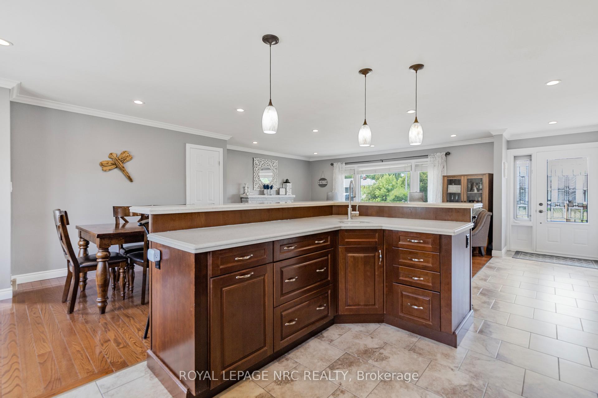 Photo 5 of 4 Cline Road, Grimsby, Grimsby West — HOMEH