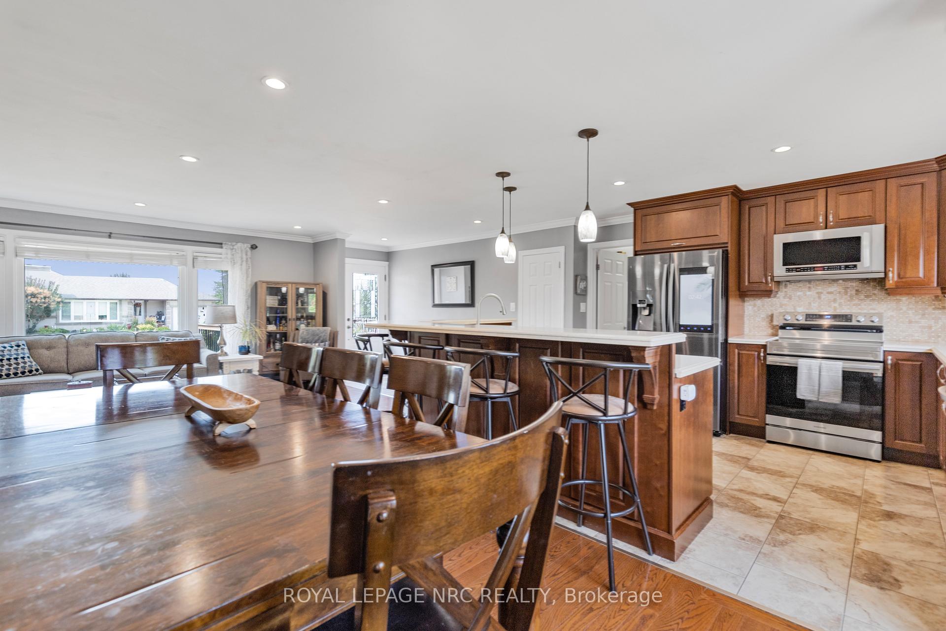 Photo 9 of 4 Cline Road, Grimsby, Grimsby West — HOMEH