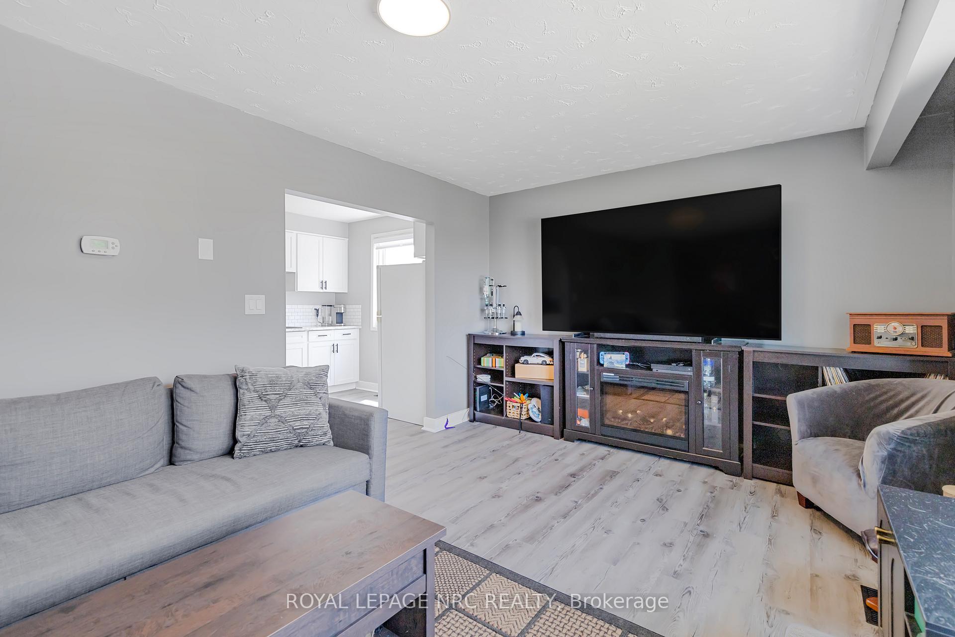 Photo 39 of 4 Cline Road, Grimsby, Grimsby West — HOMEH