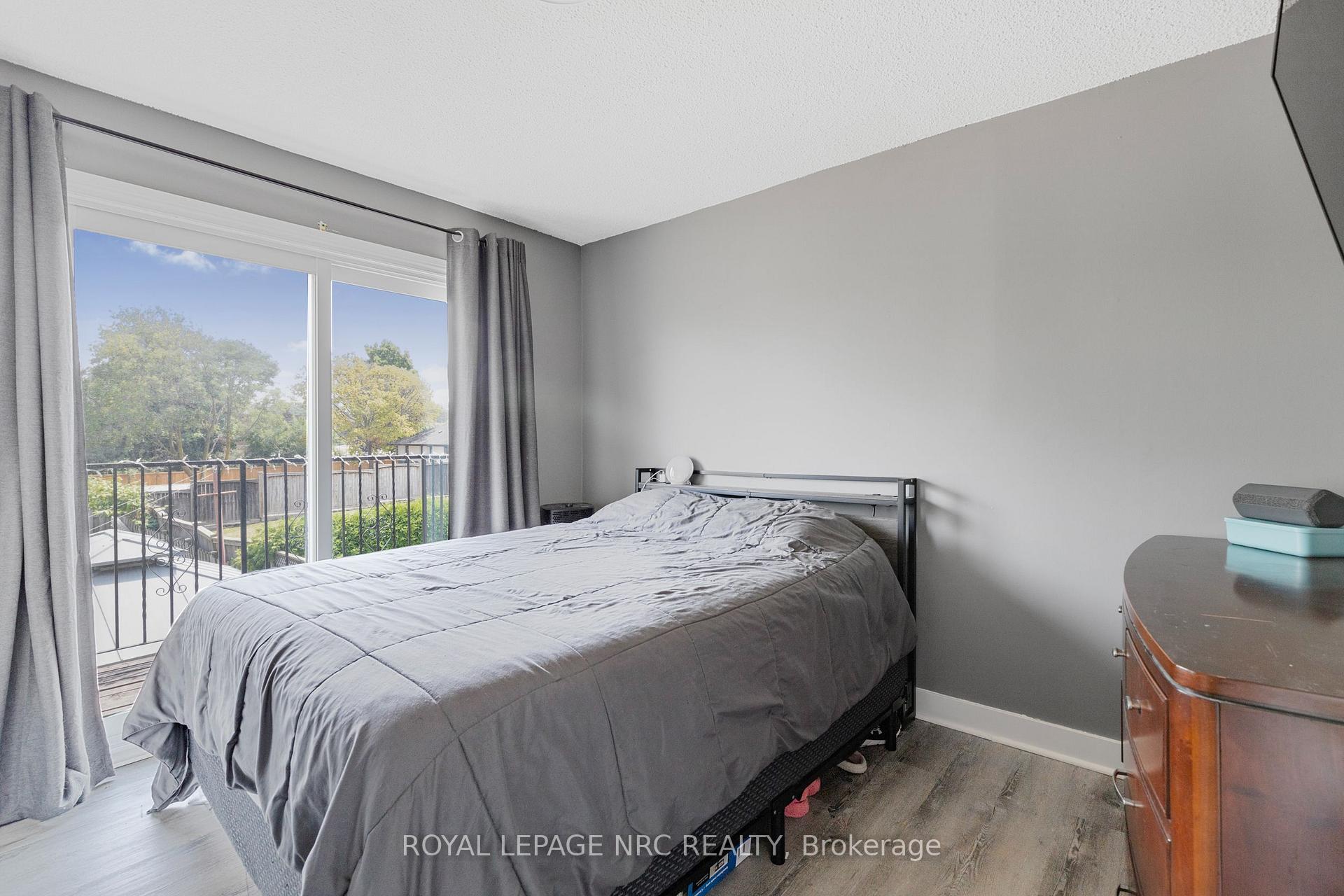 Photo 34 of 4 Cline Road, Grimsby, Grimsby West — HOMEH
